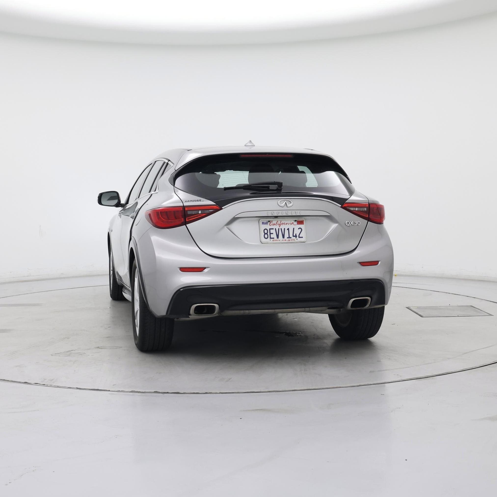 Thumbnail: 2017 INFINITI QX30 - 6