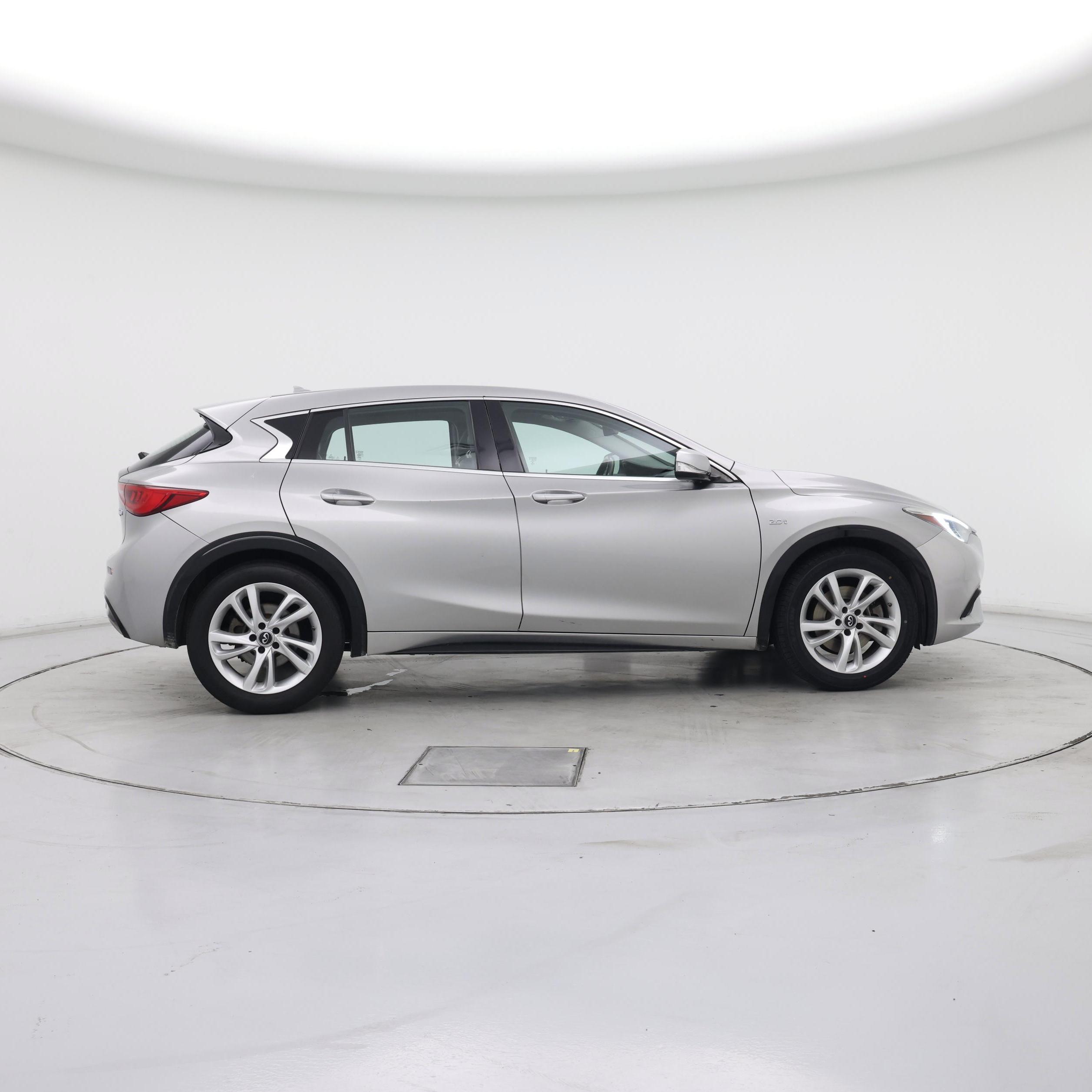 Thumbnail: 2017 INFINITI QX30 - 7