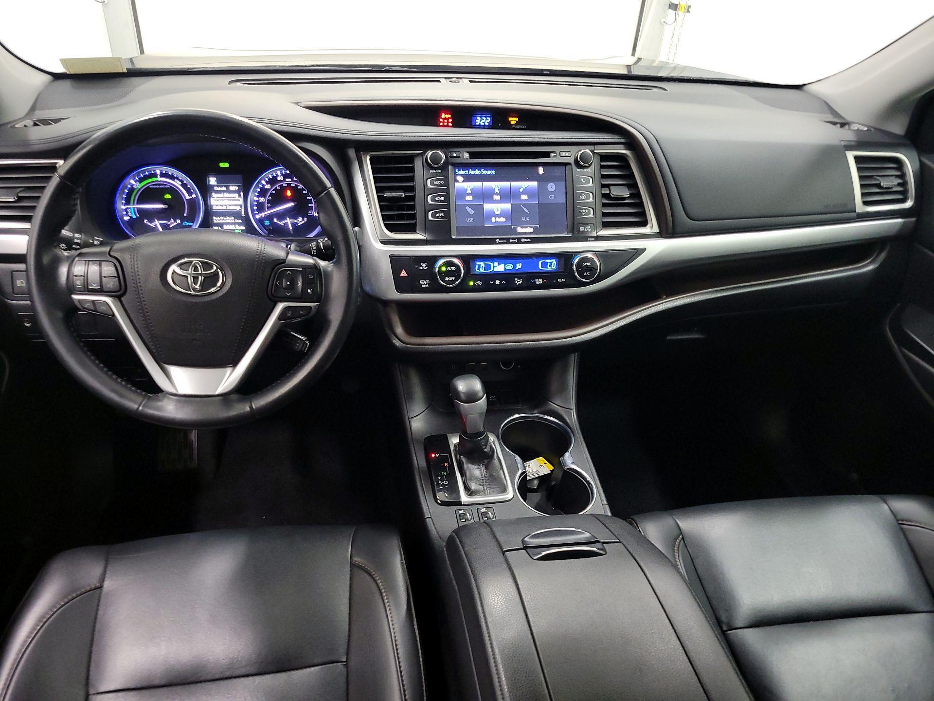 Thumbnail: 2019 Toyota Highlander - 9