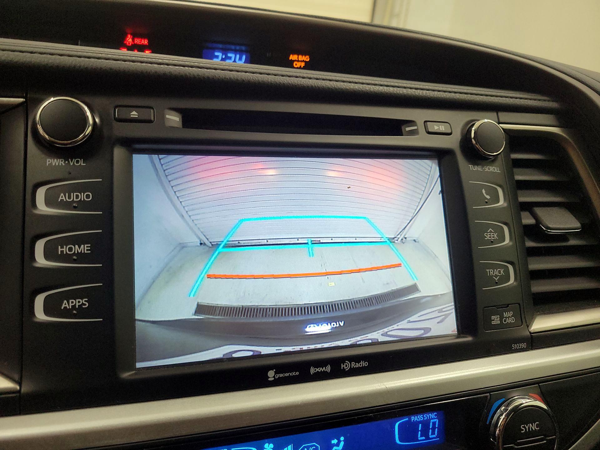 Thumbnail: 2019 Toyota Highlander - 15