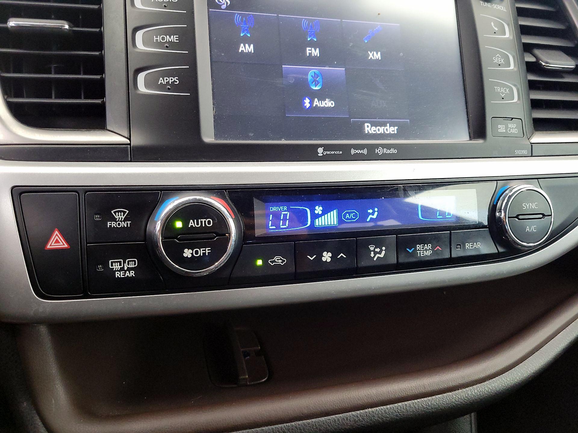 Thumbnail: 2019 Toyota Highlander - 17