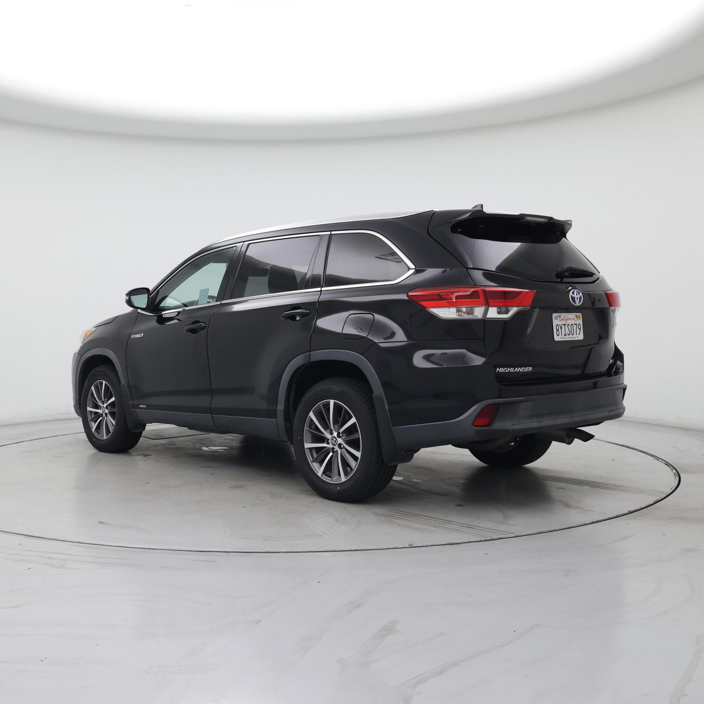Thumbnail: 2019 Toyota Highlander - 2