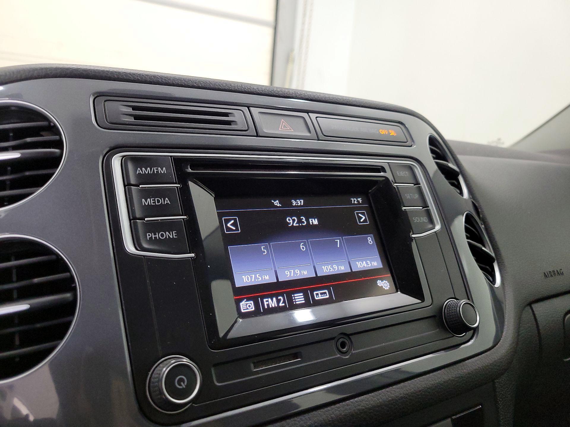 Thumbnail: 2016 Volkswagen Tiguan - 15