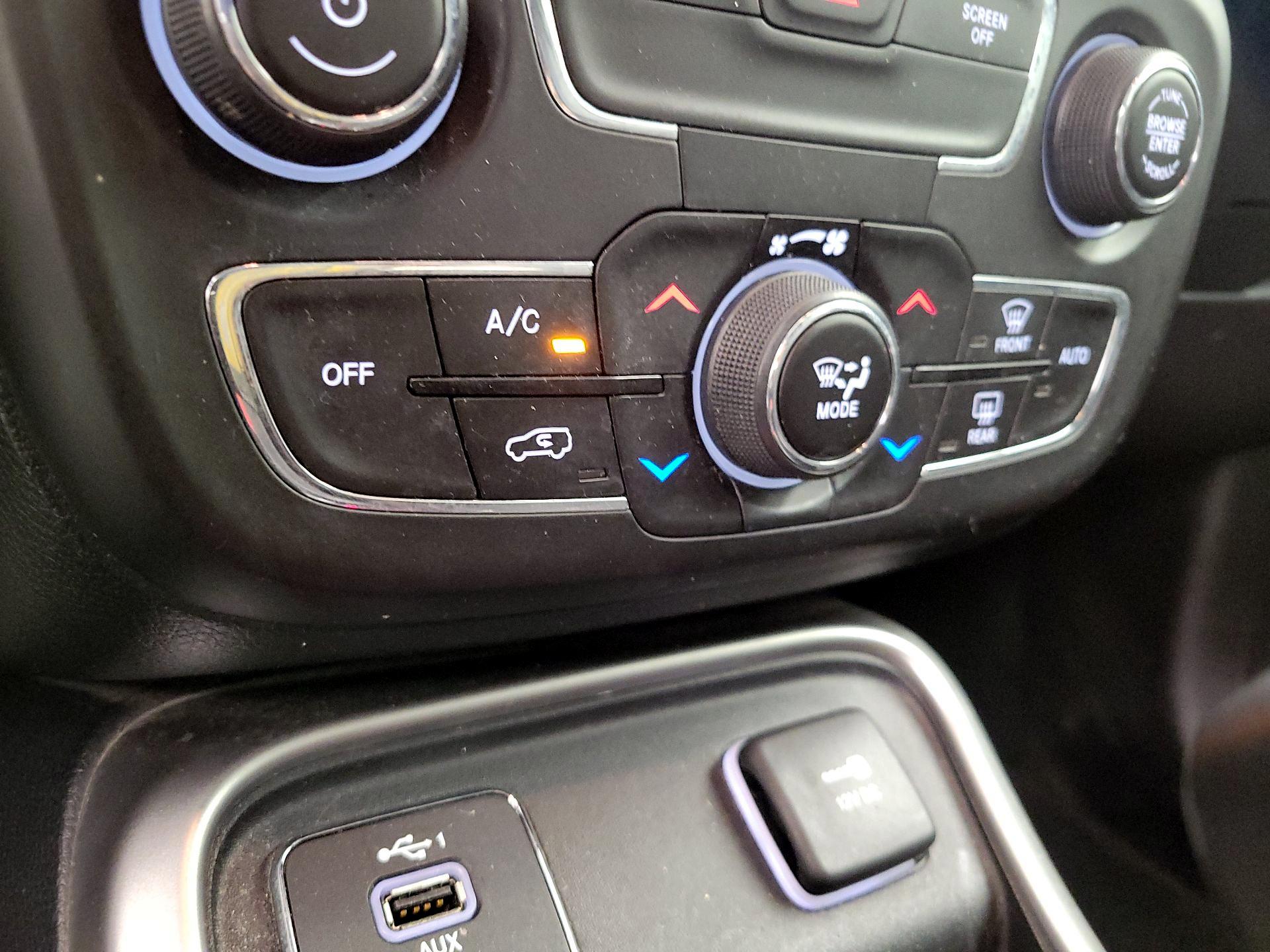 Thumbnail: 2019 Jeep Compass - 16