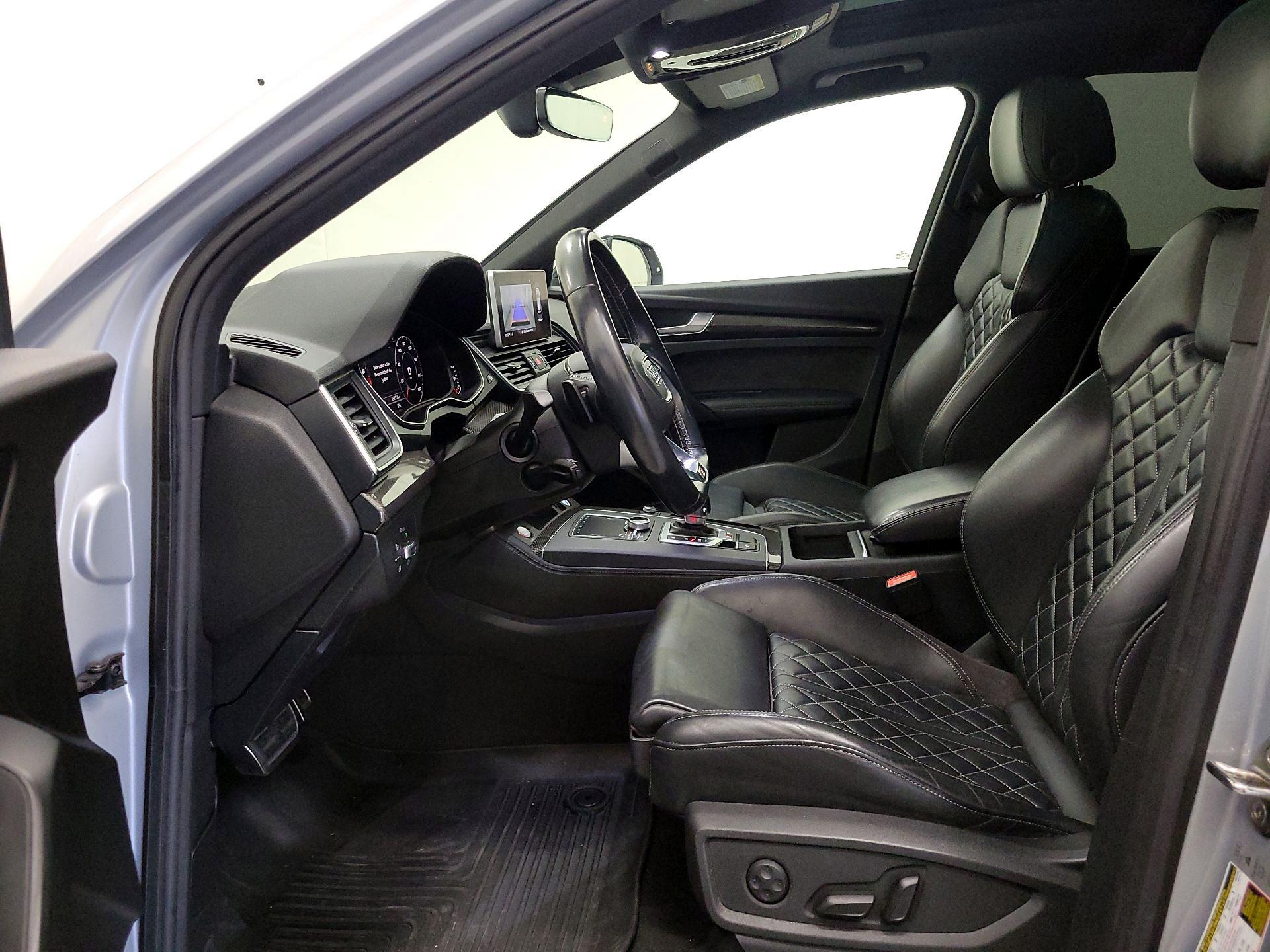 Thumbnail: 2019 Audi SQ5 - 11