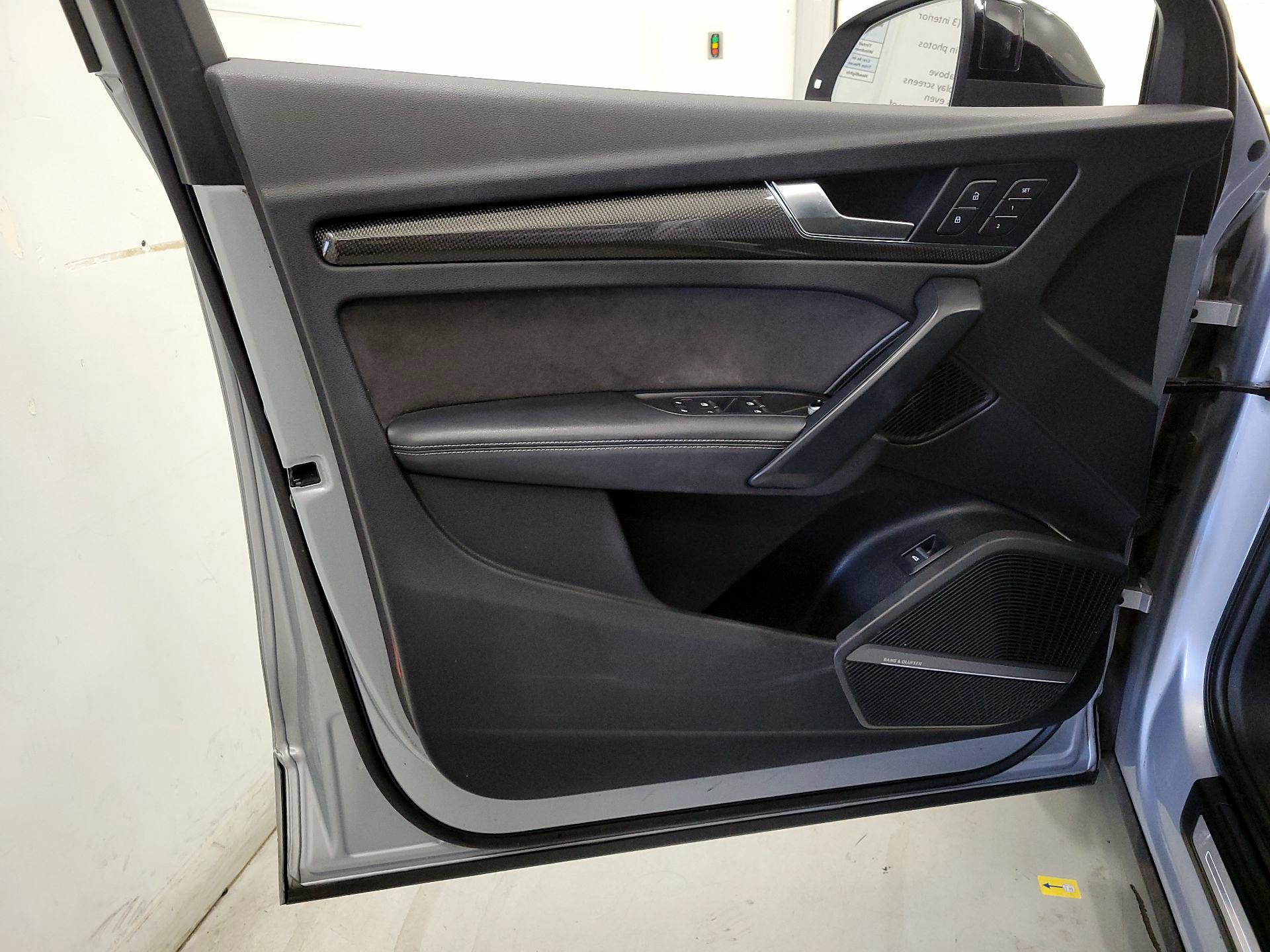 Thumbnail: 2019 Audi SQ5 - 12