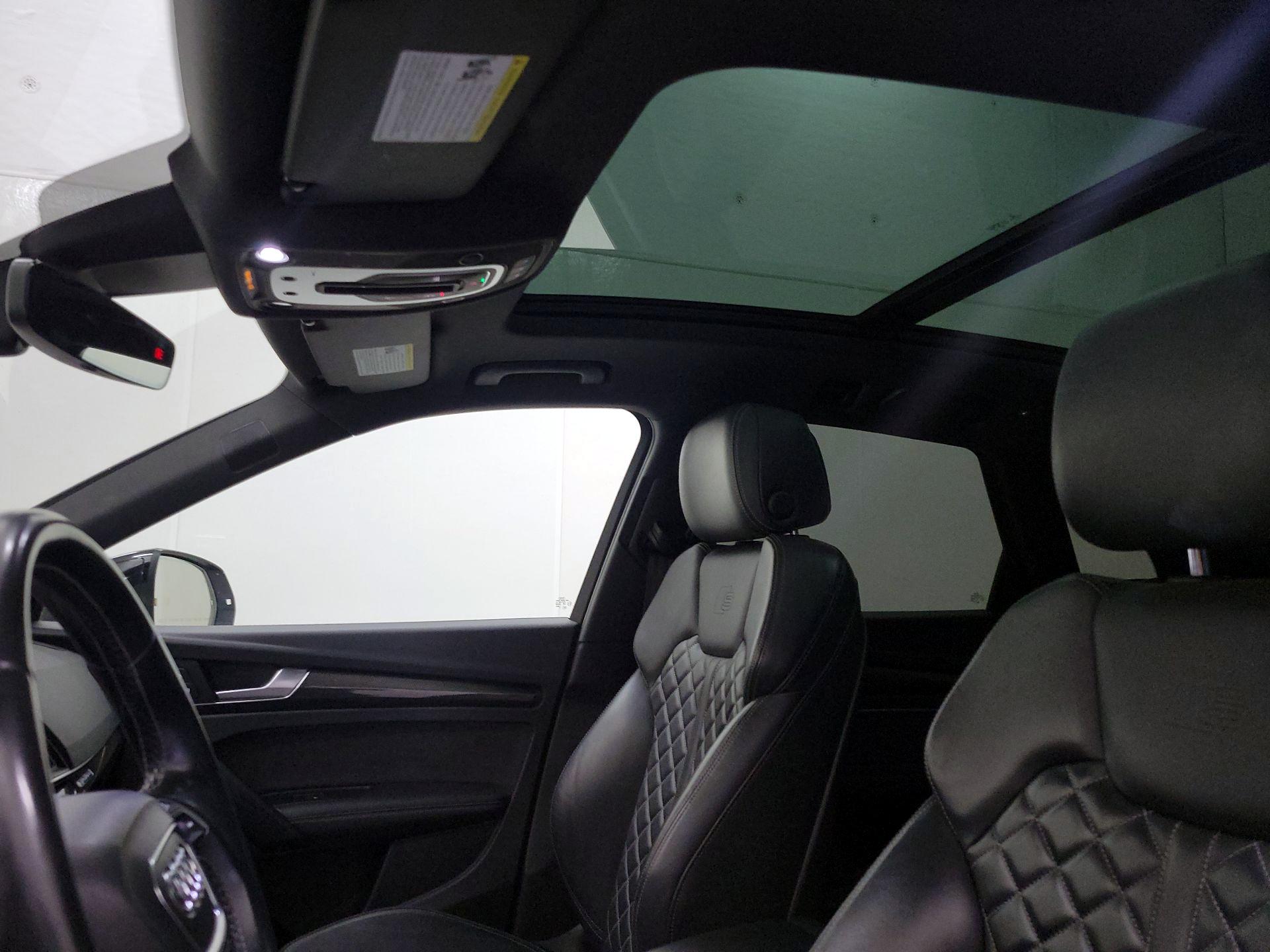 Thumbnail: 2019 Audi SQ5 - 20