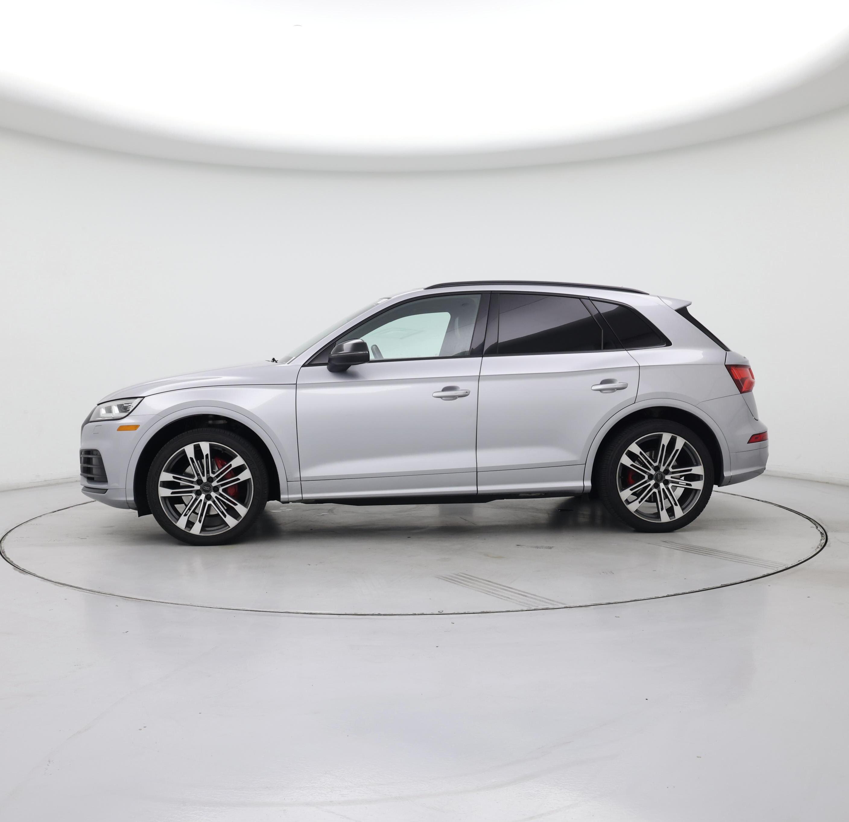 Thumbnail: 2019 Audi SQ5 - 3