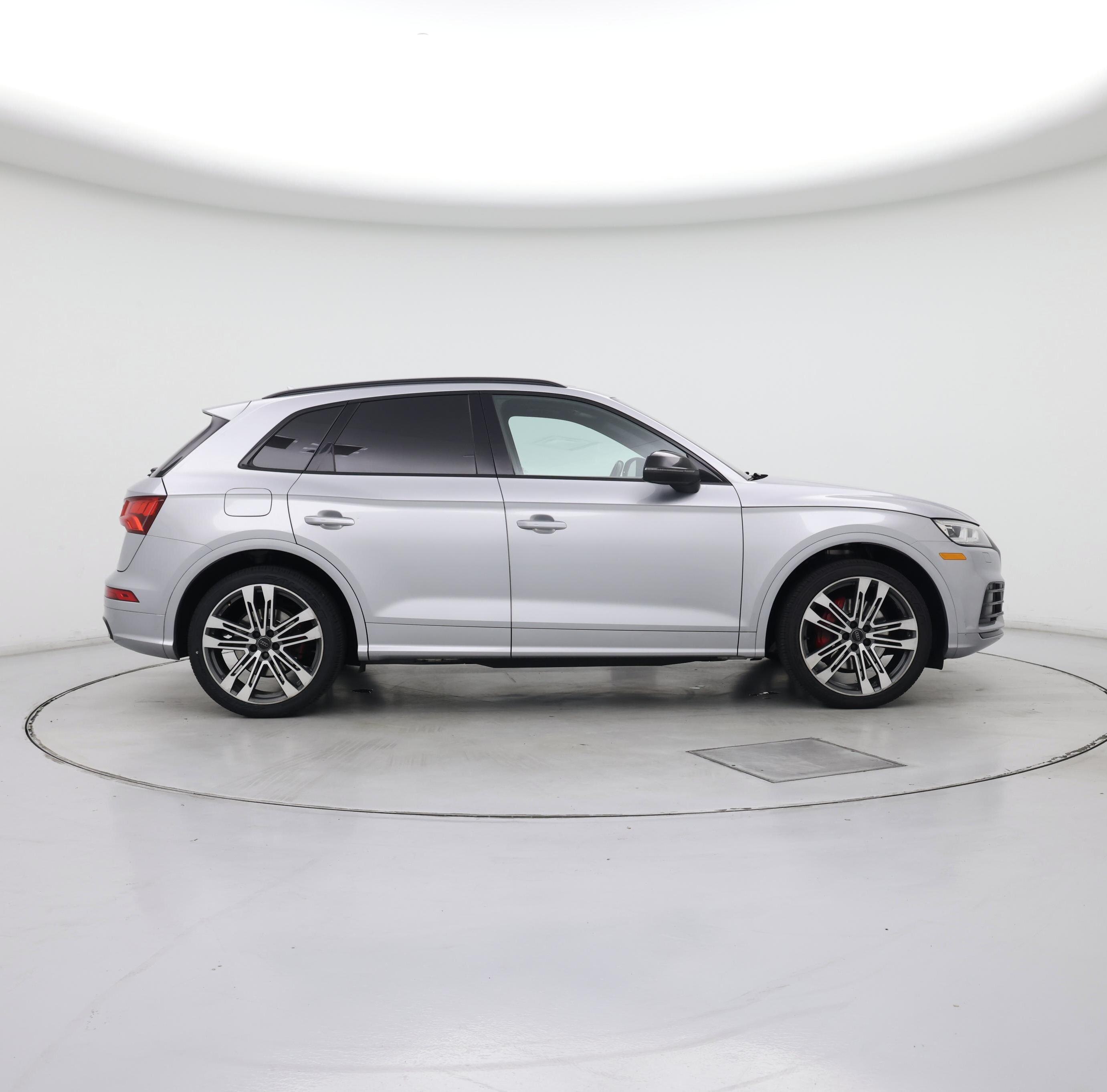 Thumbnail: 2019 Audi SQ5 - 7