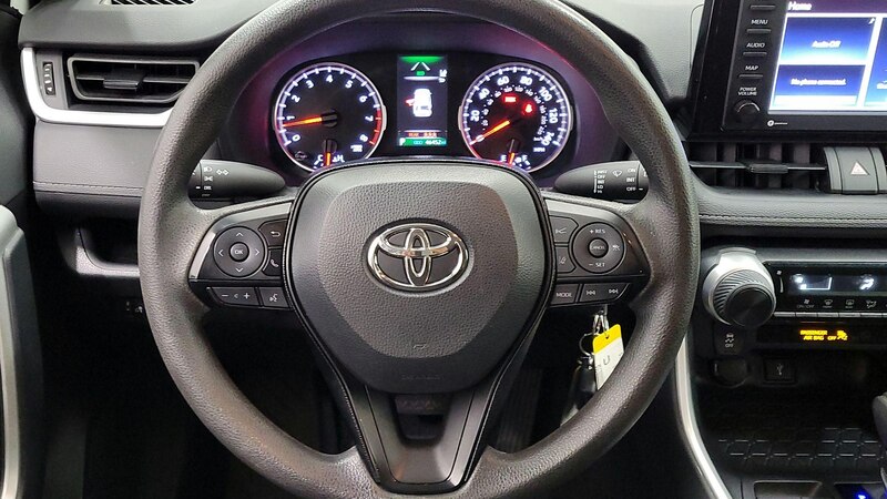 2020 Toyota RAV4 LE 10