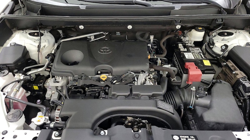 2020 Toyota RAV4 LE 20