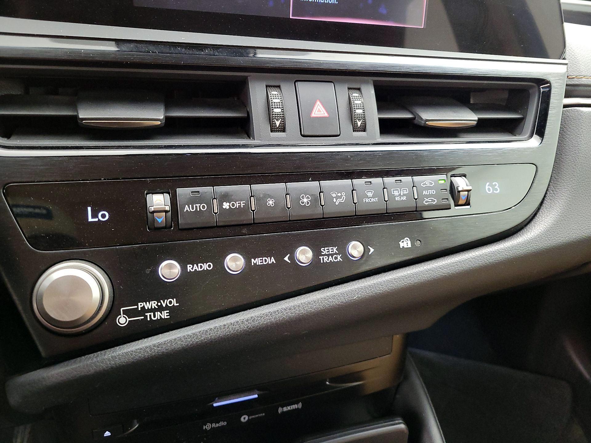 Thumbnail: 2022 Lexus ES - 16