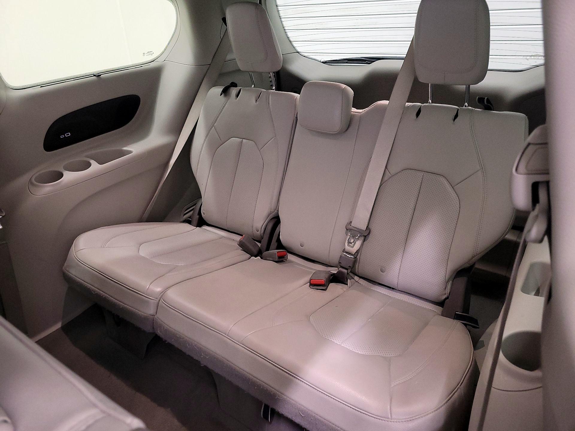 Thumbnail: 2021 Chrysler Pacifica - 20