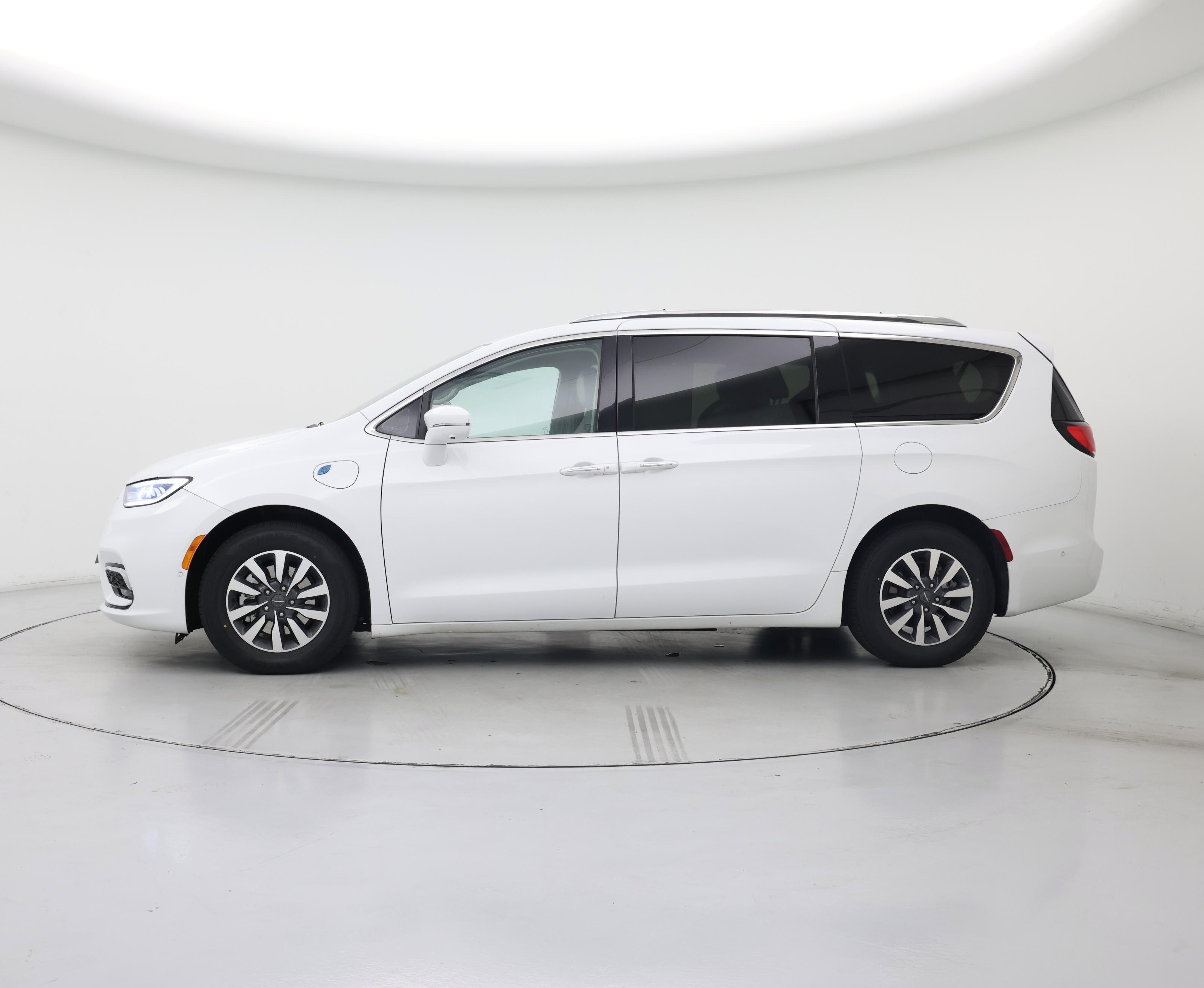 Thumbnail: 2021 Chrysler Pacifica - 3