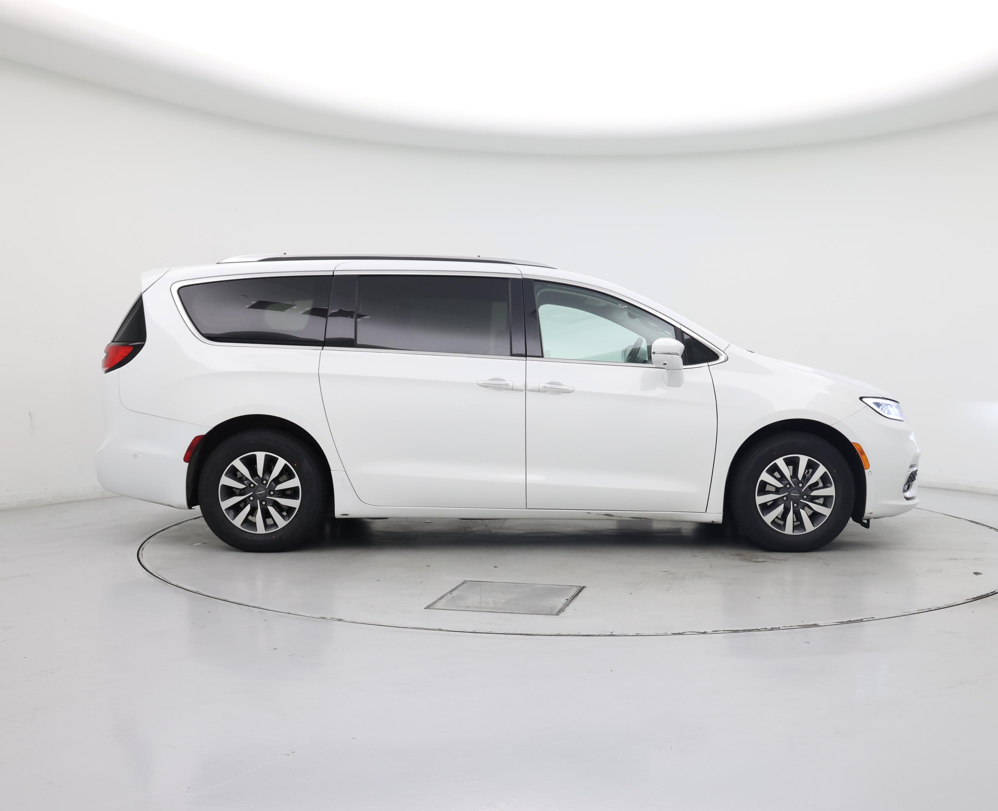 Thumbnail: 2021 Chrysler Pacifica - 7