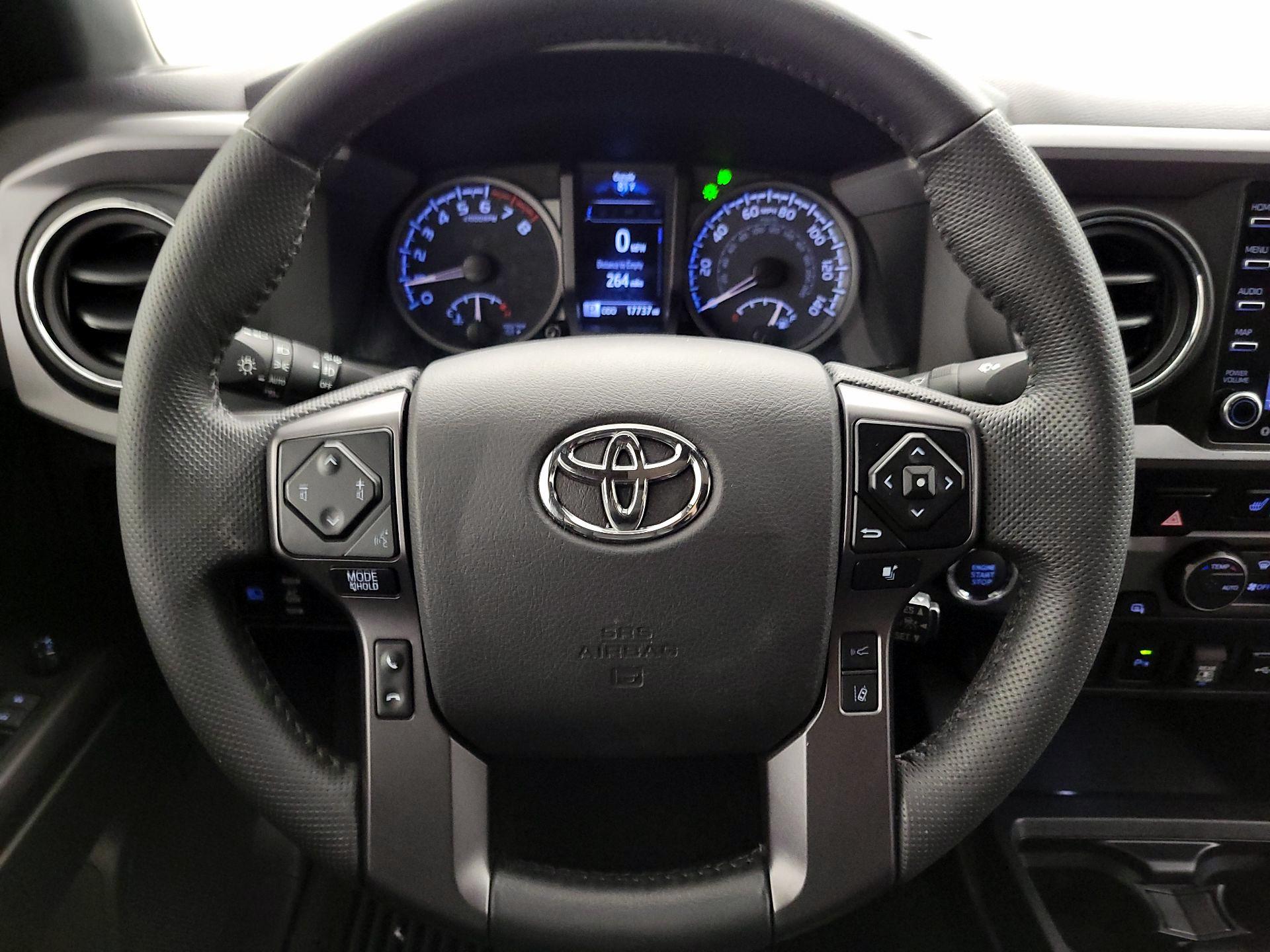 Thumbnail: 2022 Toyota Tacoma - 10