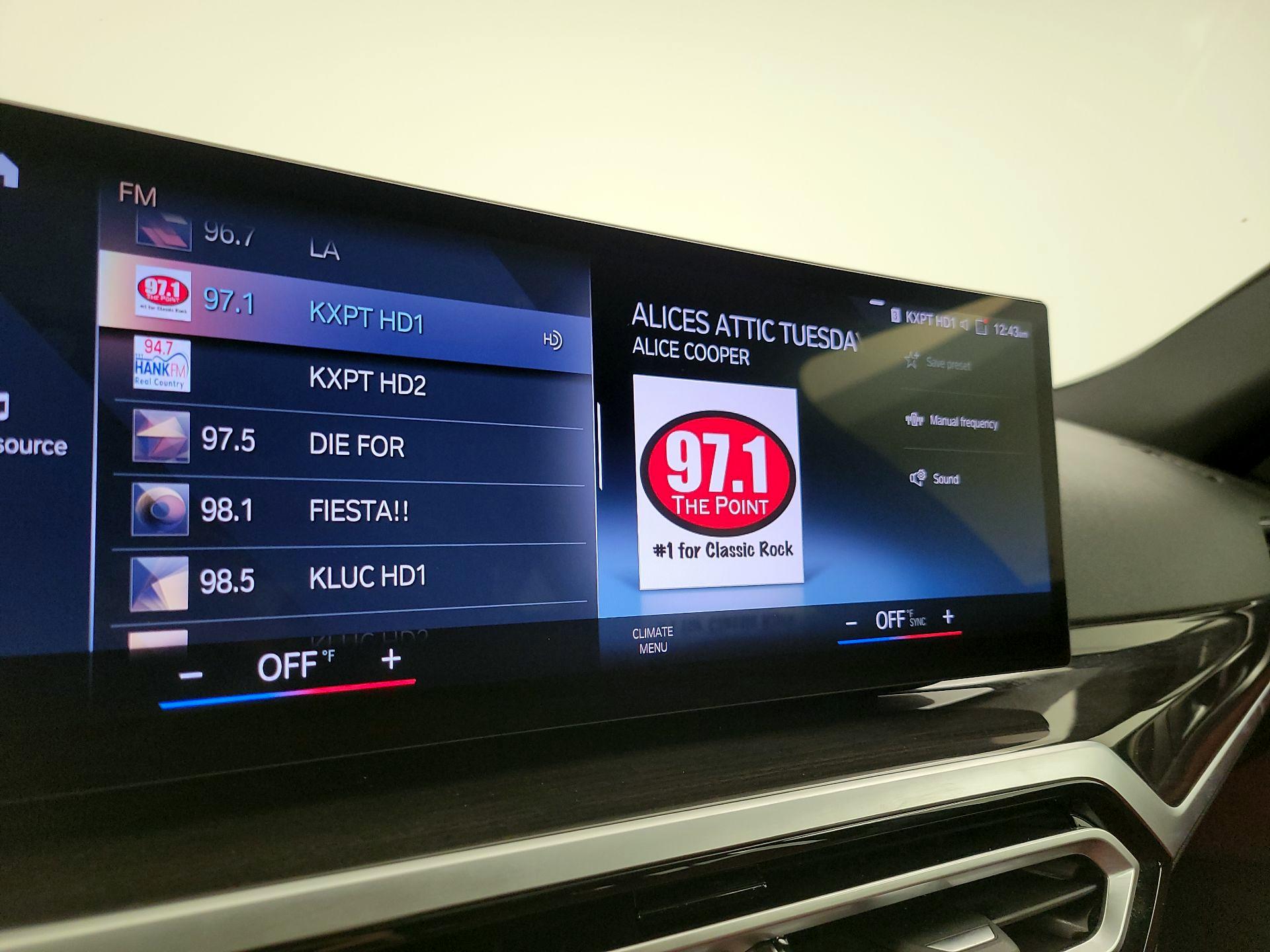 Thumbnail: 2023 BMW i4 - 16