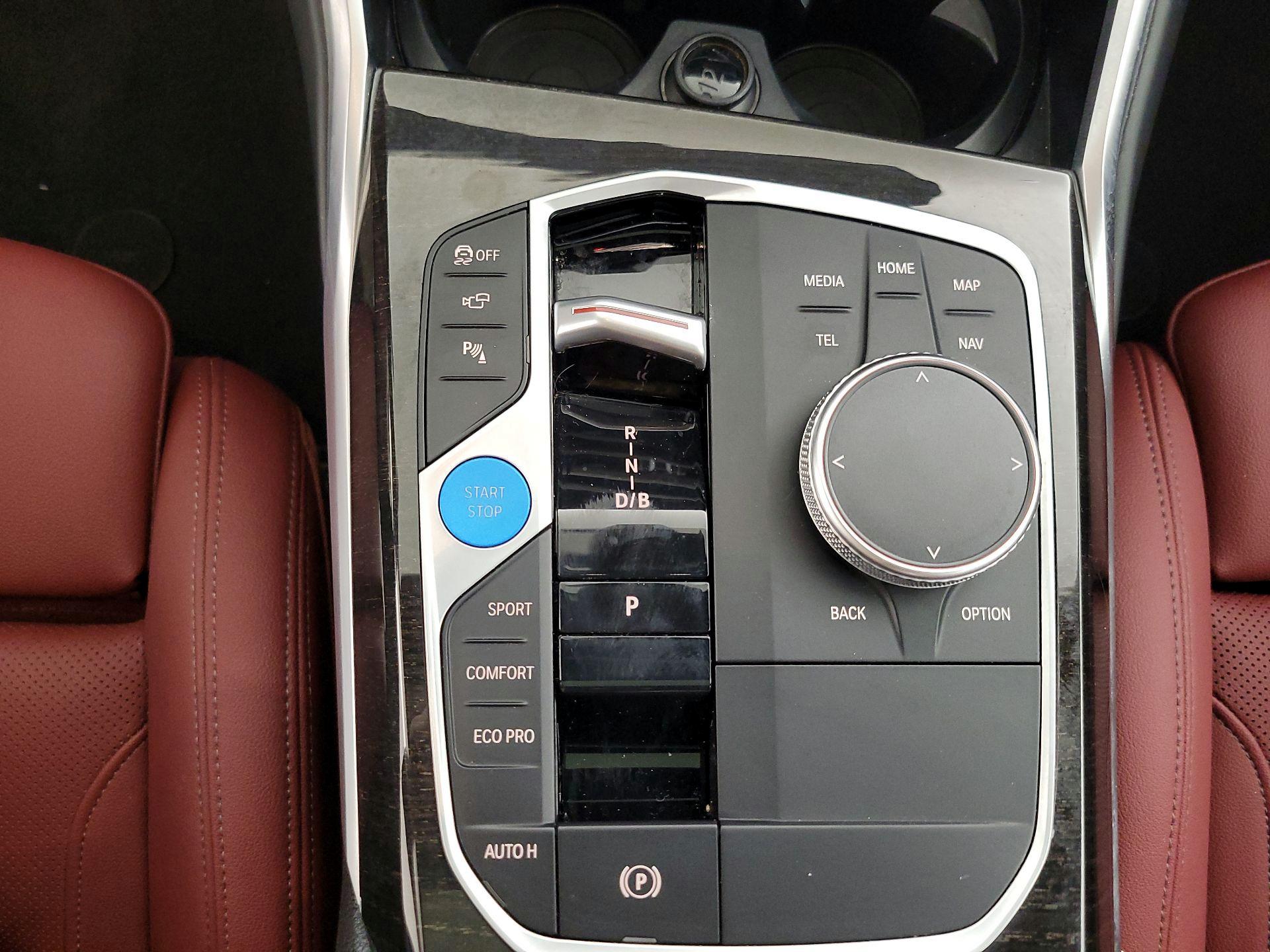 Thumbnail: 2023 BMW i4 - 18