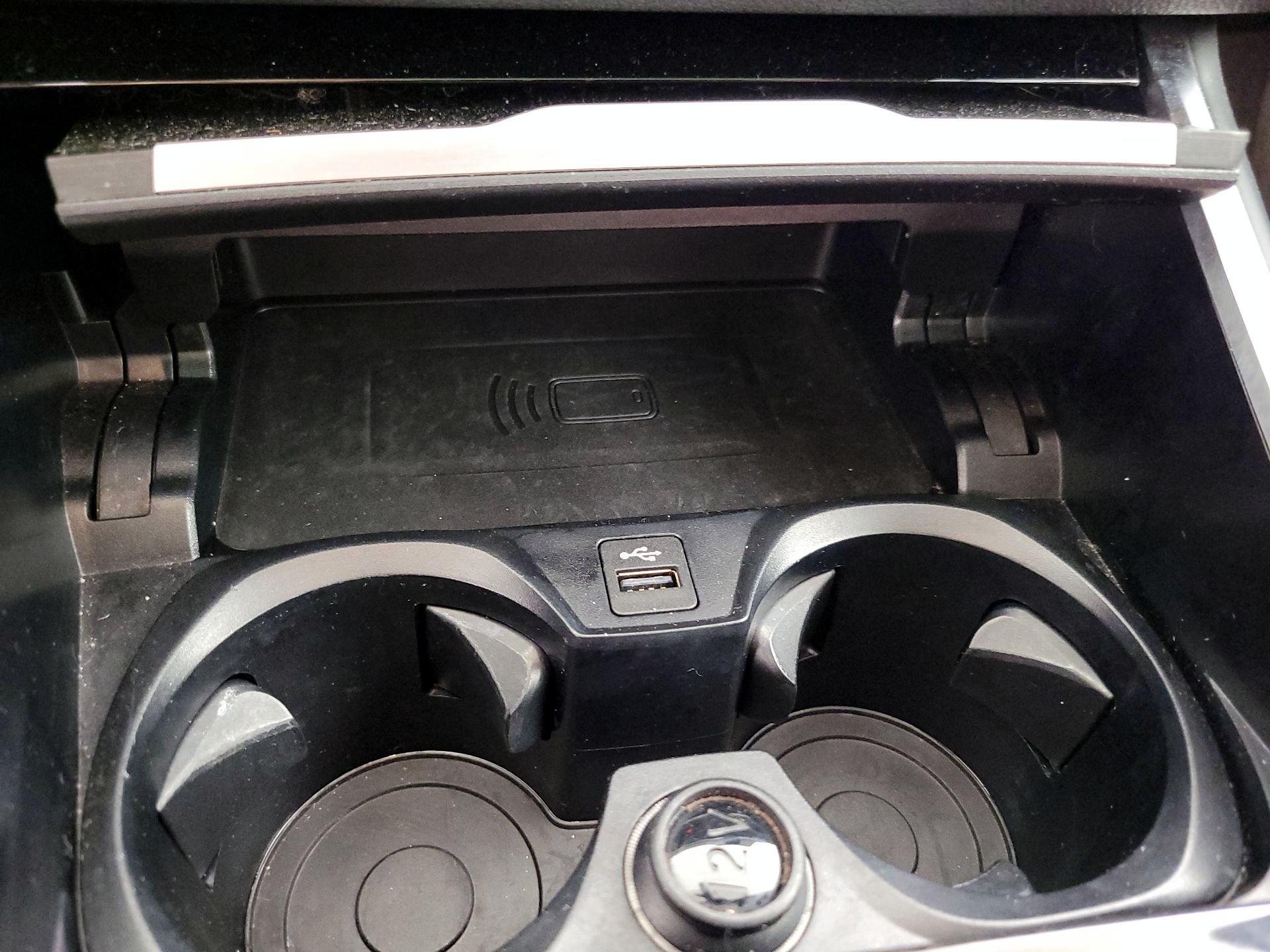 Thumbnail: 2023 BMW i4 - 19