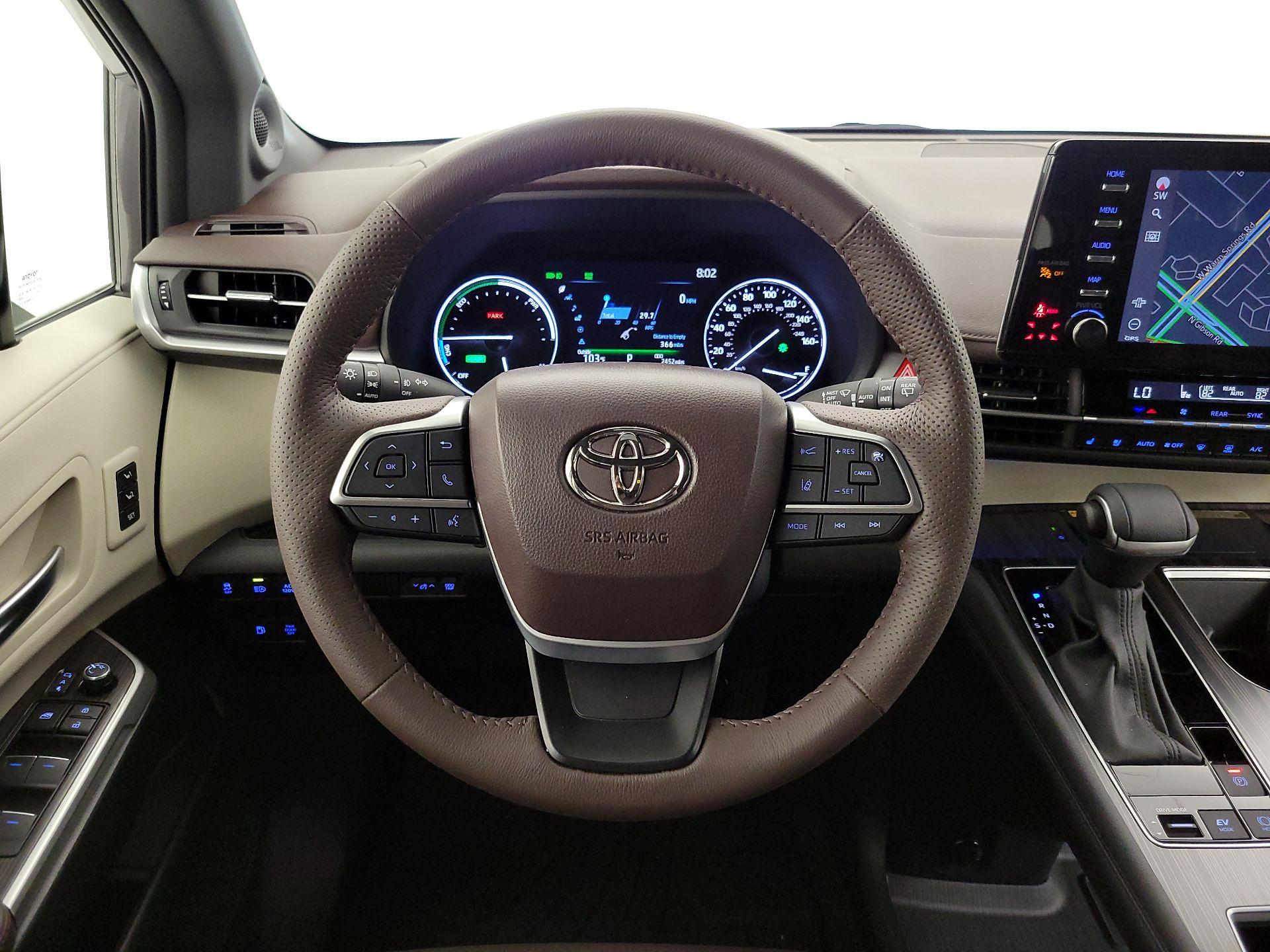 Thumbnail: 2024 Toyota Sienna - 10