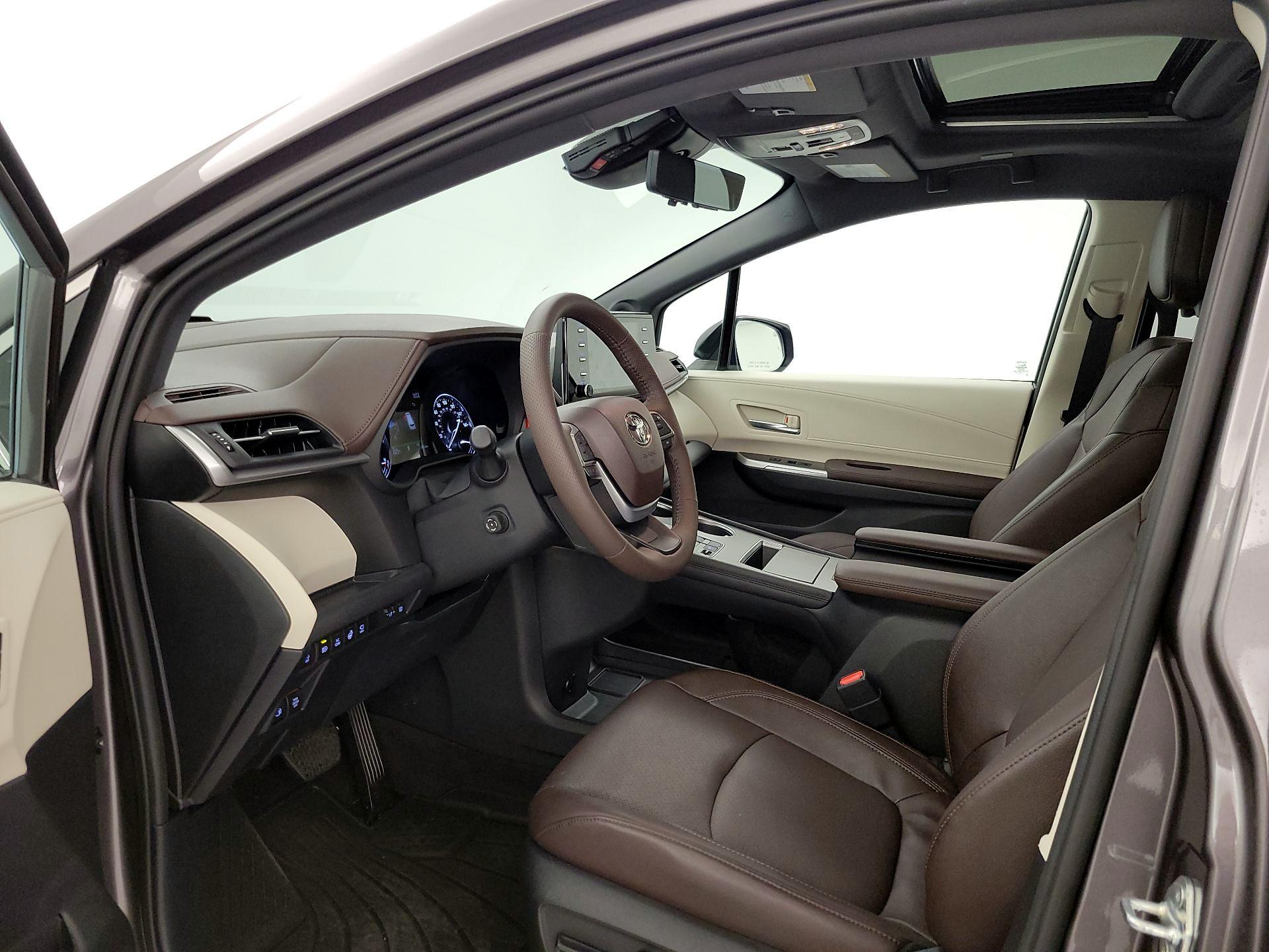 Thumbnail: 2024 Toyota Sienna - 11