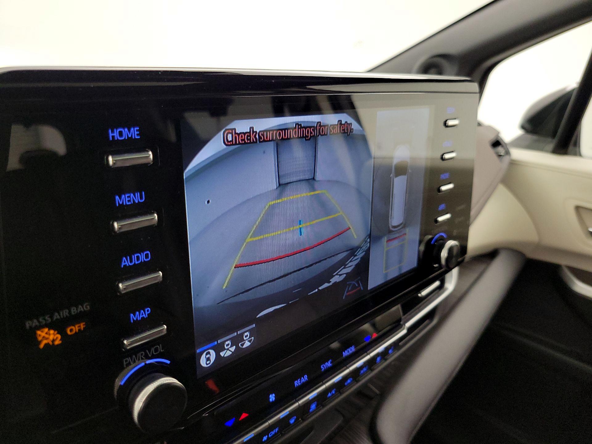 Thumbnail: 2024 Toyota Sienna - 15