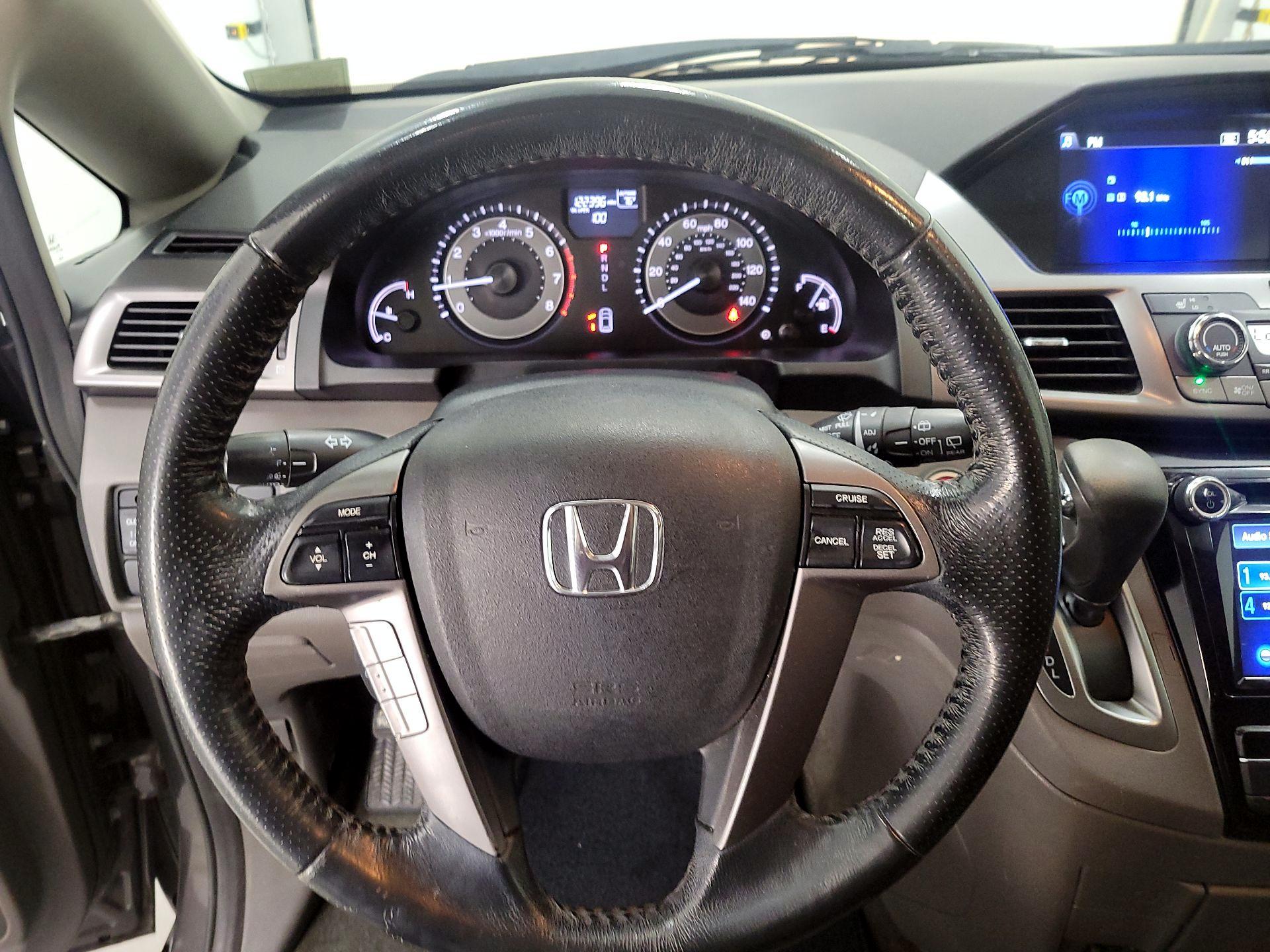 Thumbnail: 2015 Honda Odyssey - 10