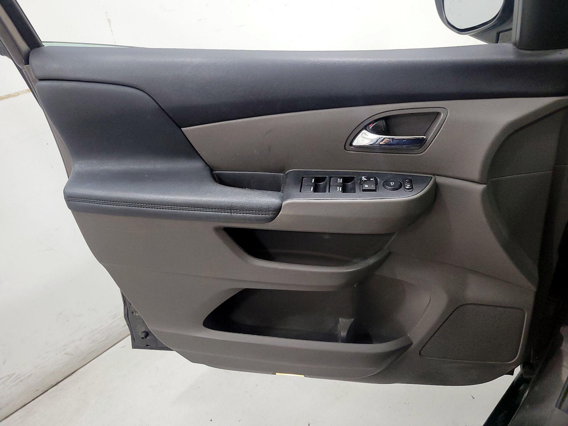 Thumbnail: 2015 Honda Odyssey - 12