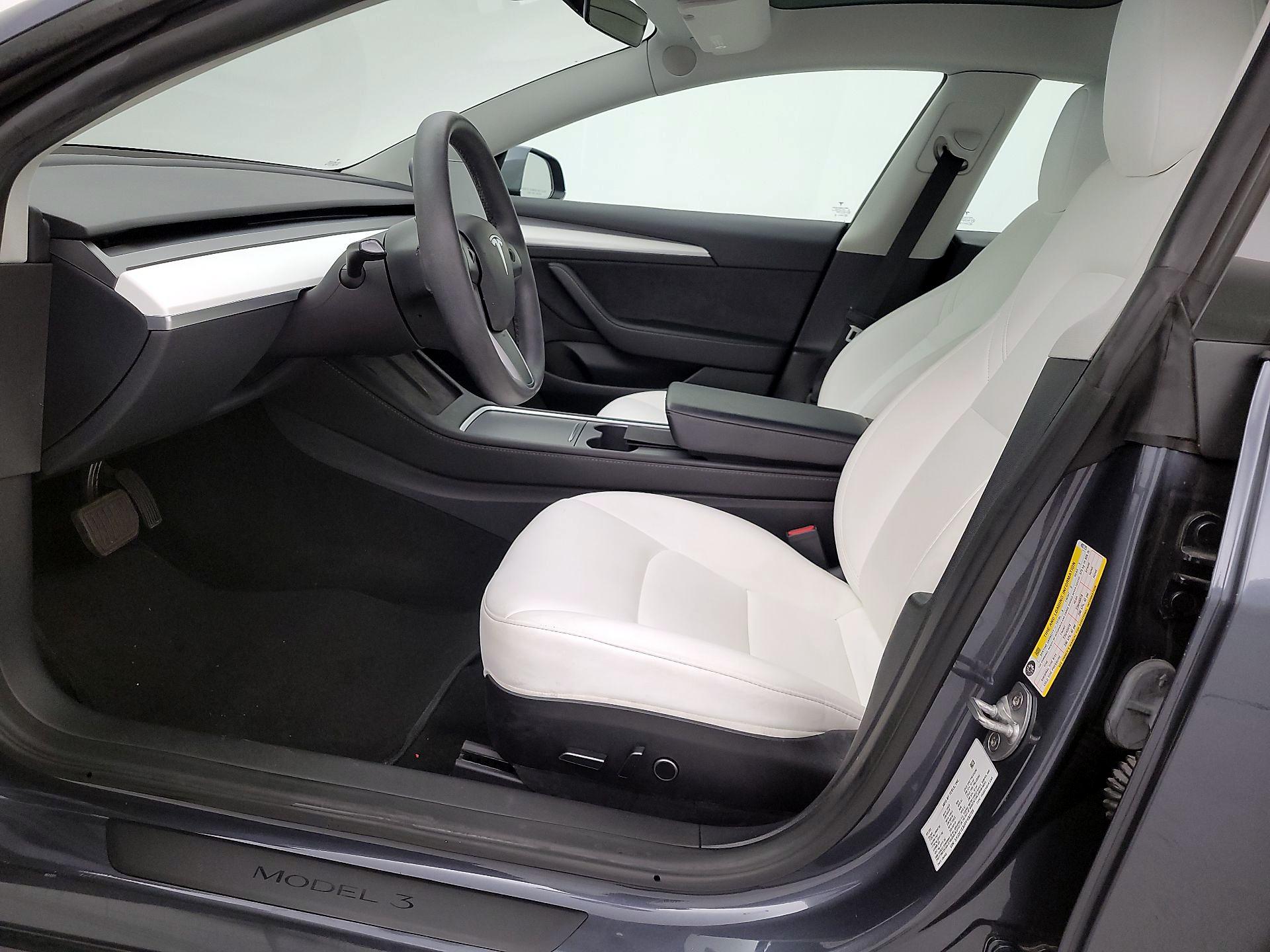 Thumbnail: 2023 Tesla Model 3 - 11