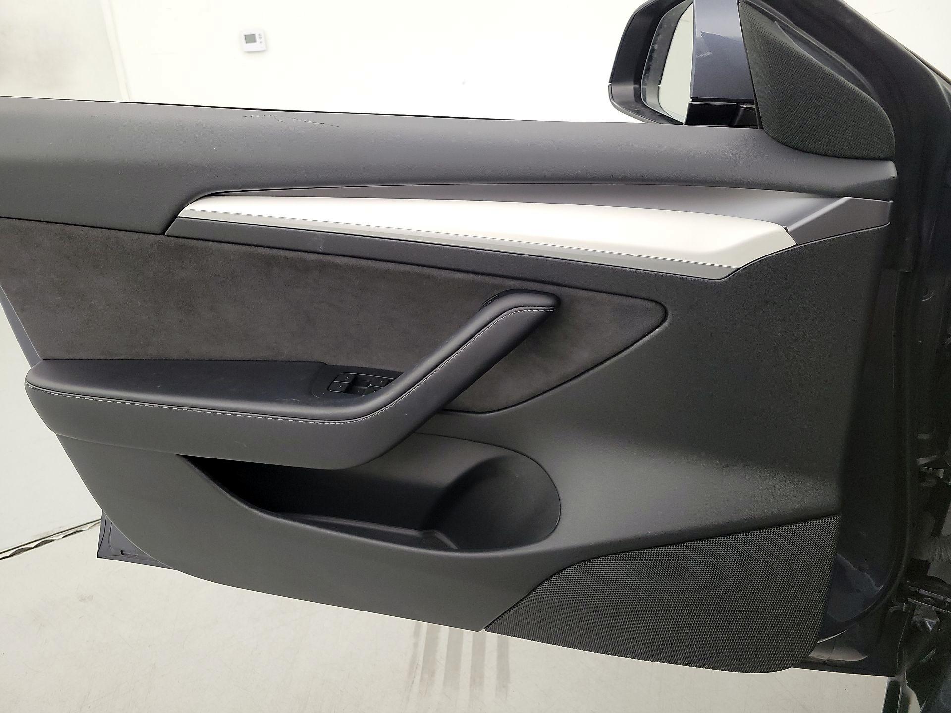 Thumbnail: 2023 Tesla Model 3 - 12