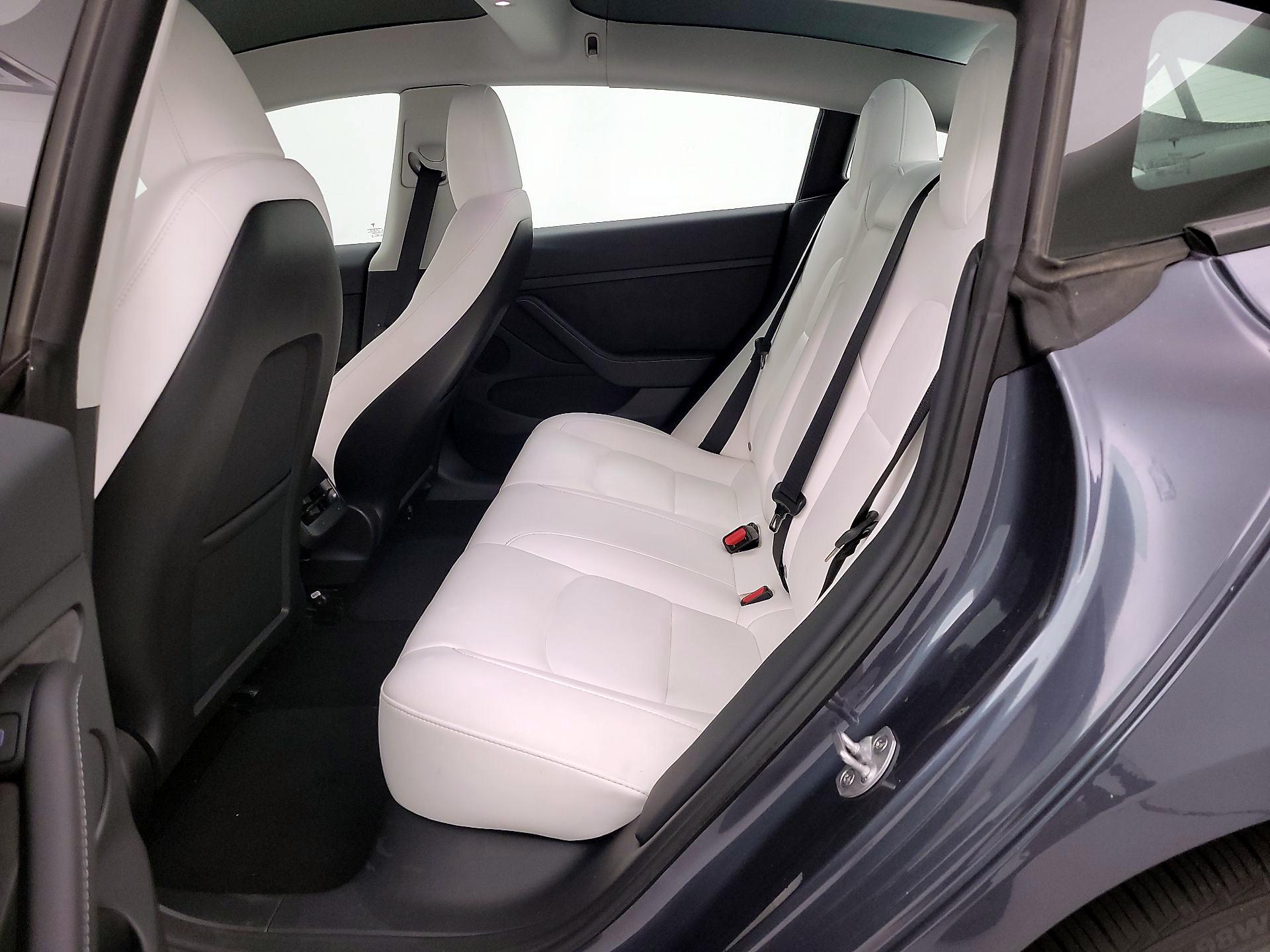 Thumbnail: 2023 Tesla Model 3 - 19