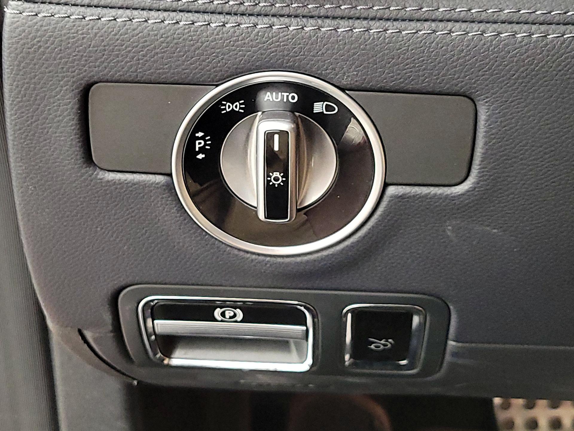 Thumbnail: 2020 Mercedes-Benz AMG GT - 13