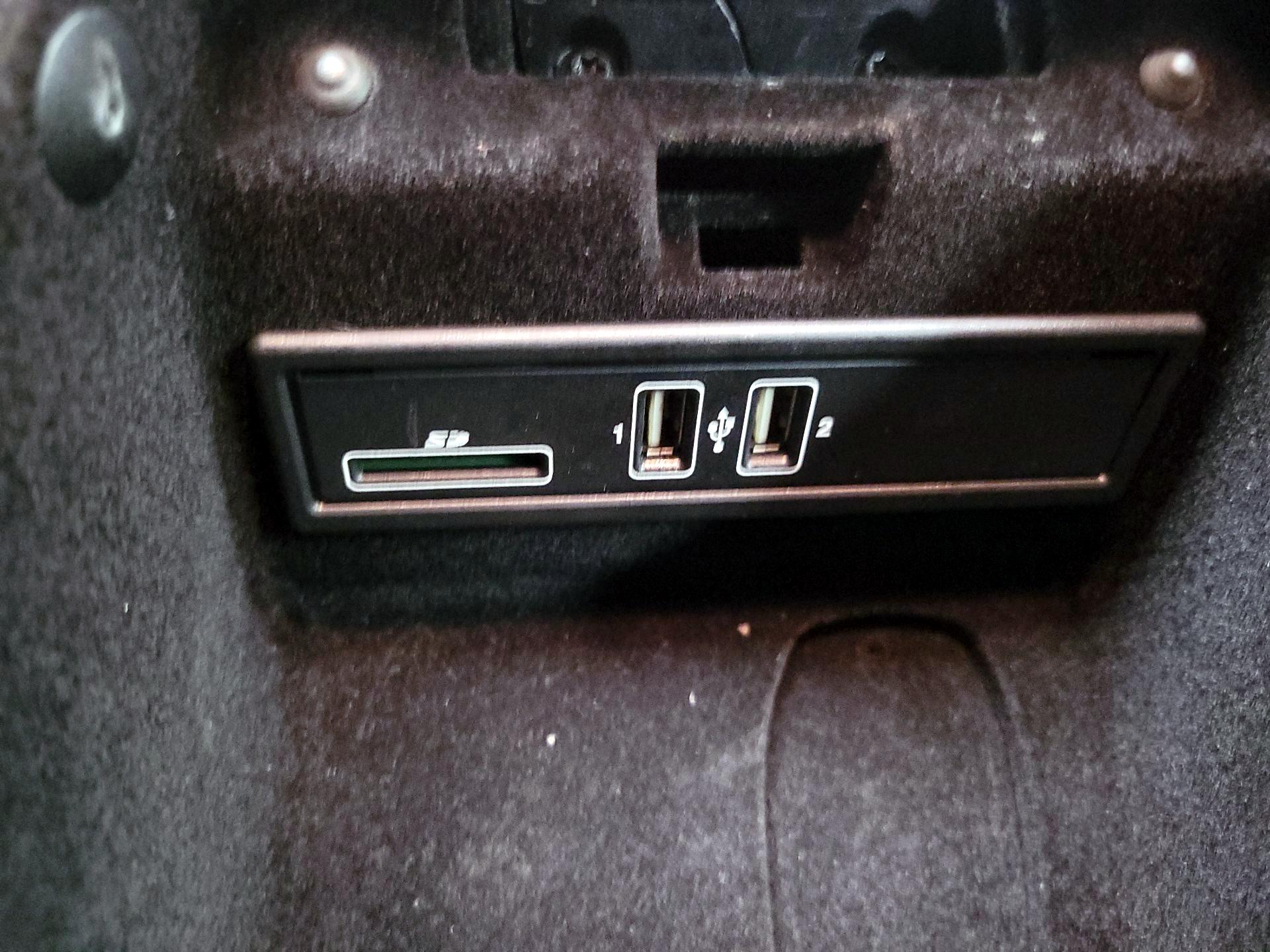 Thumbnail: 2020 Mercedes-Benz AMG GT - 18