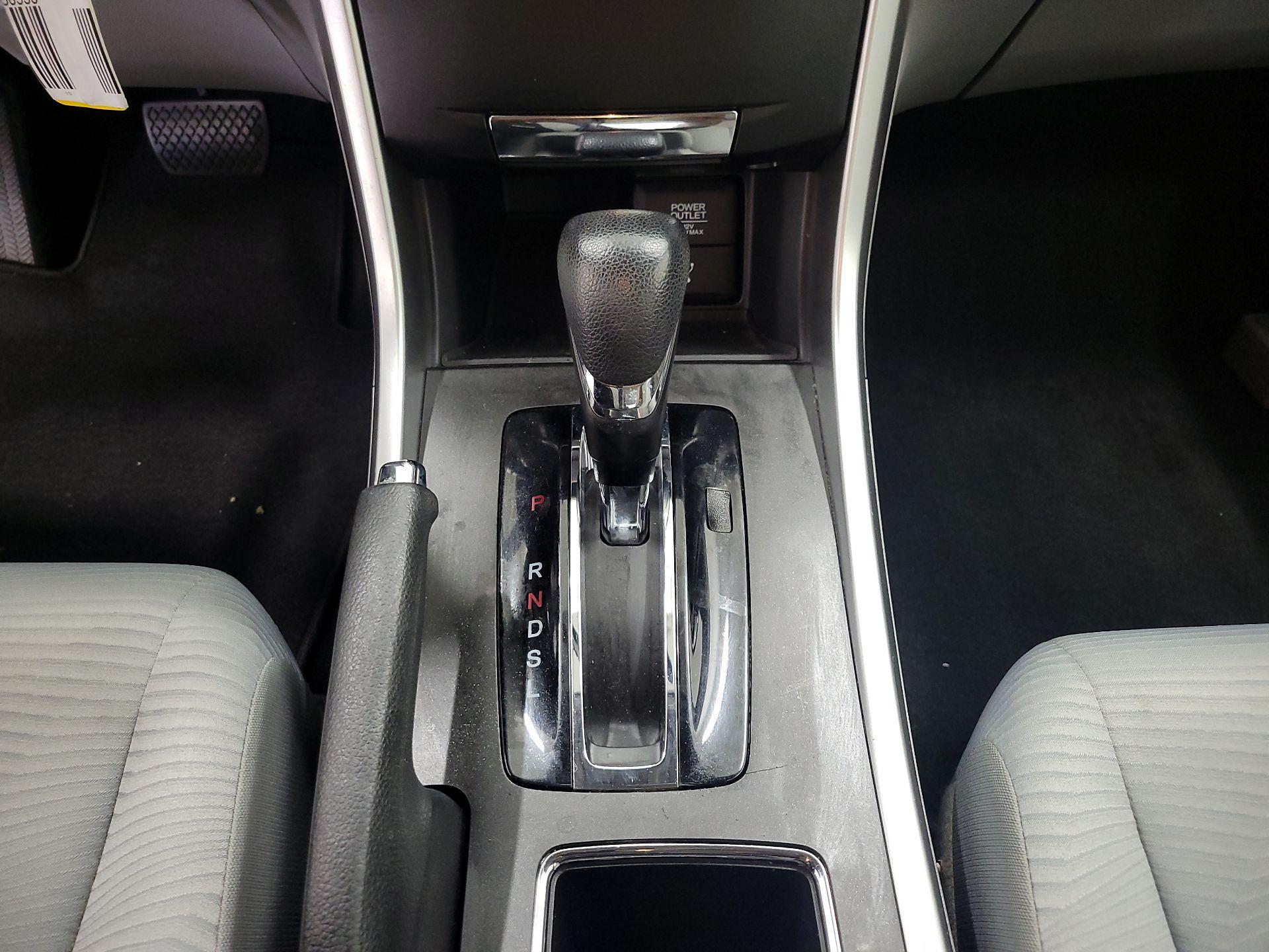 Thumbnail: 2015 Honda Accord - 17