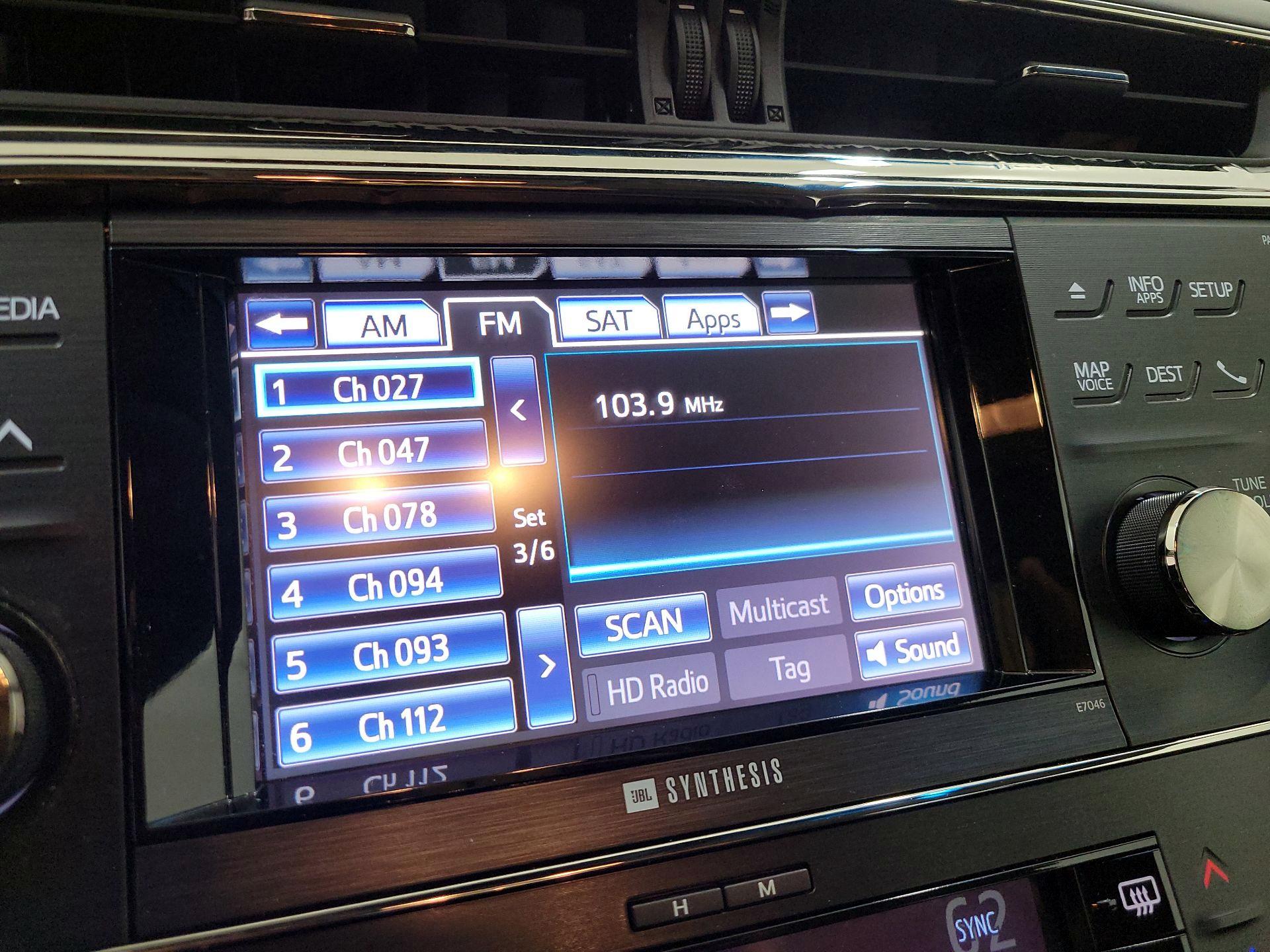 Thumbnail: 2013 Toyota Avalon - 16