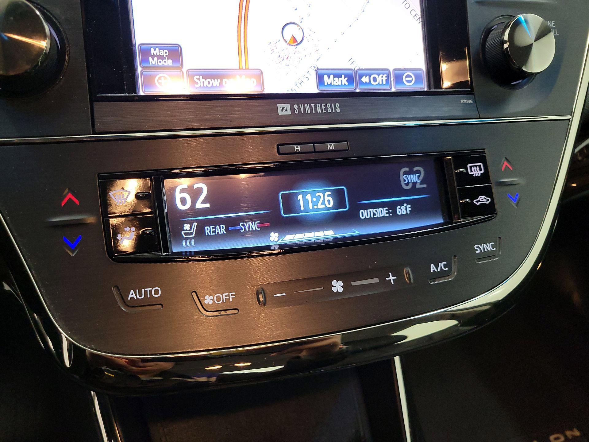 Thumbnail: 2013 Toyota Avalon - 17