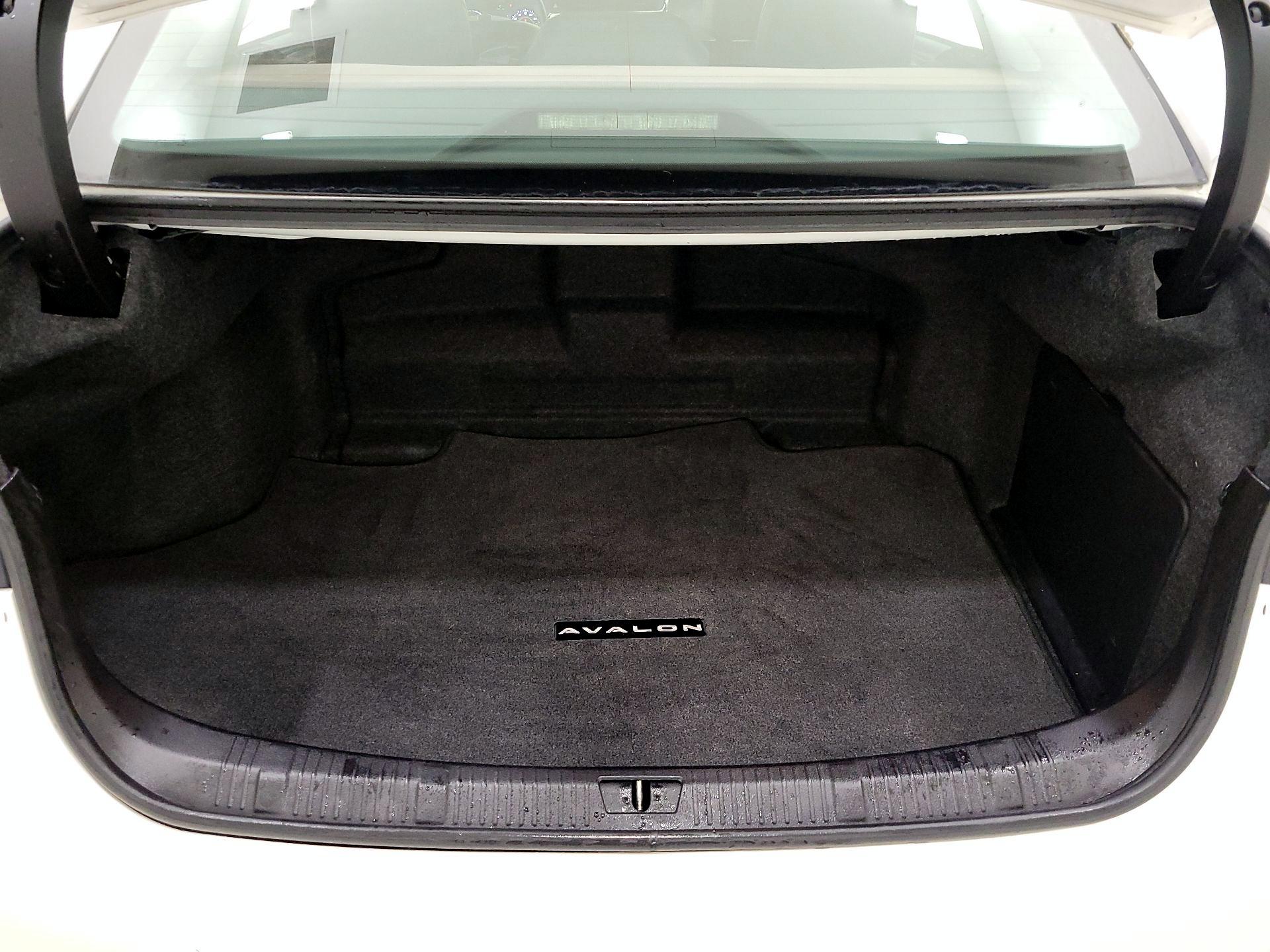 Thumbnail: 2013 Toyota Avalon - 20