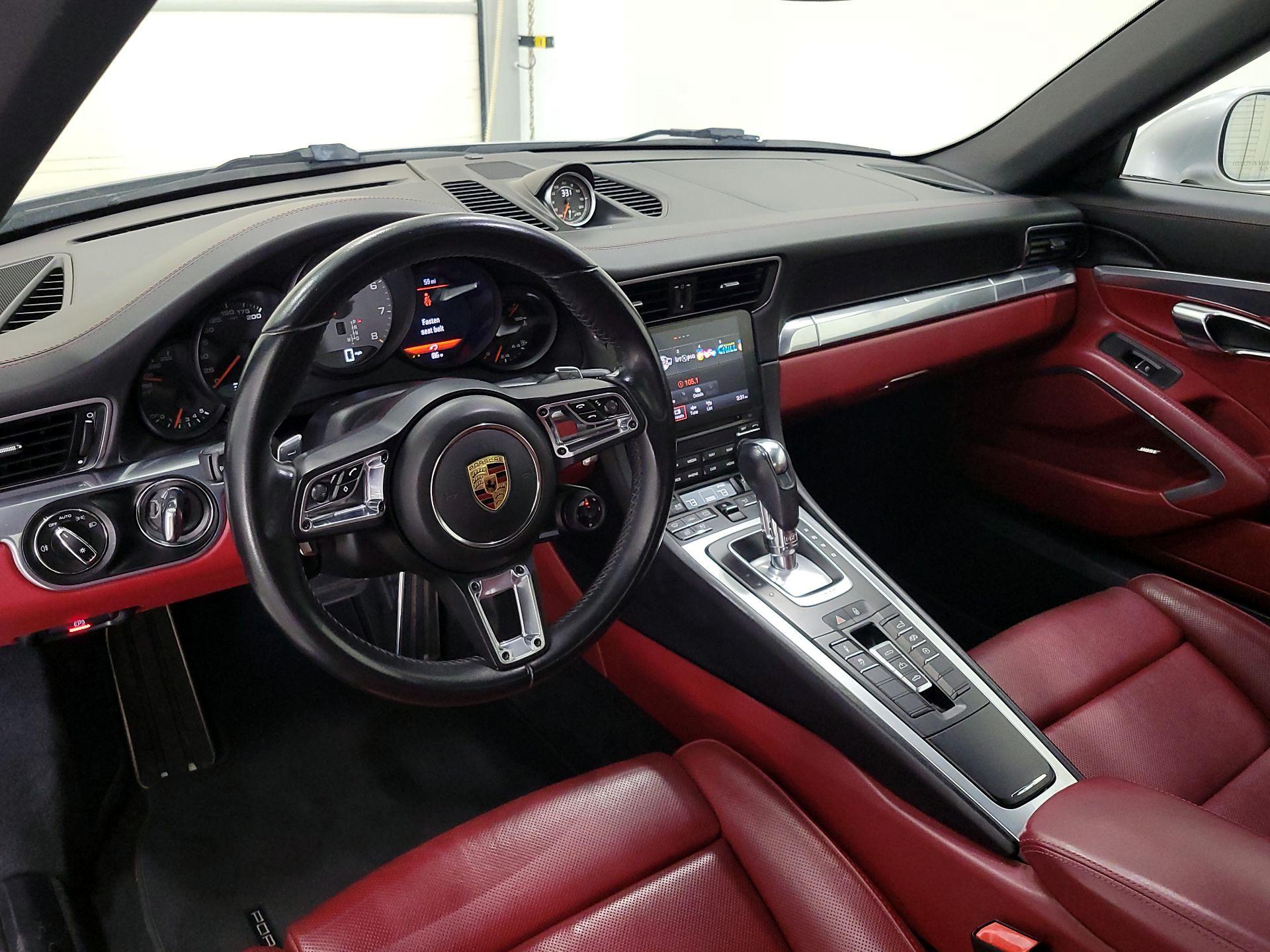 Thumbnail: 2017 Porsche 911 - 9