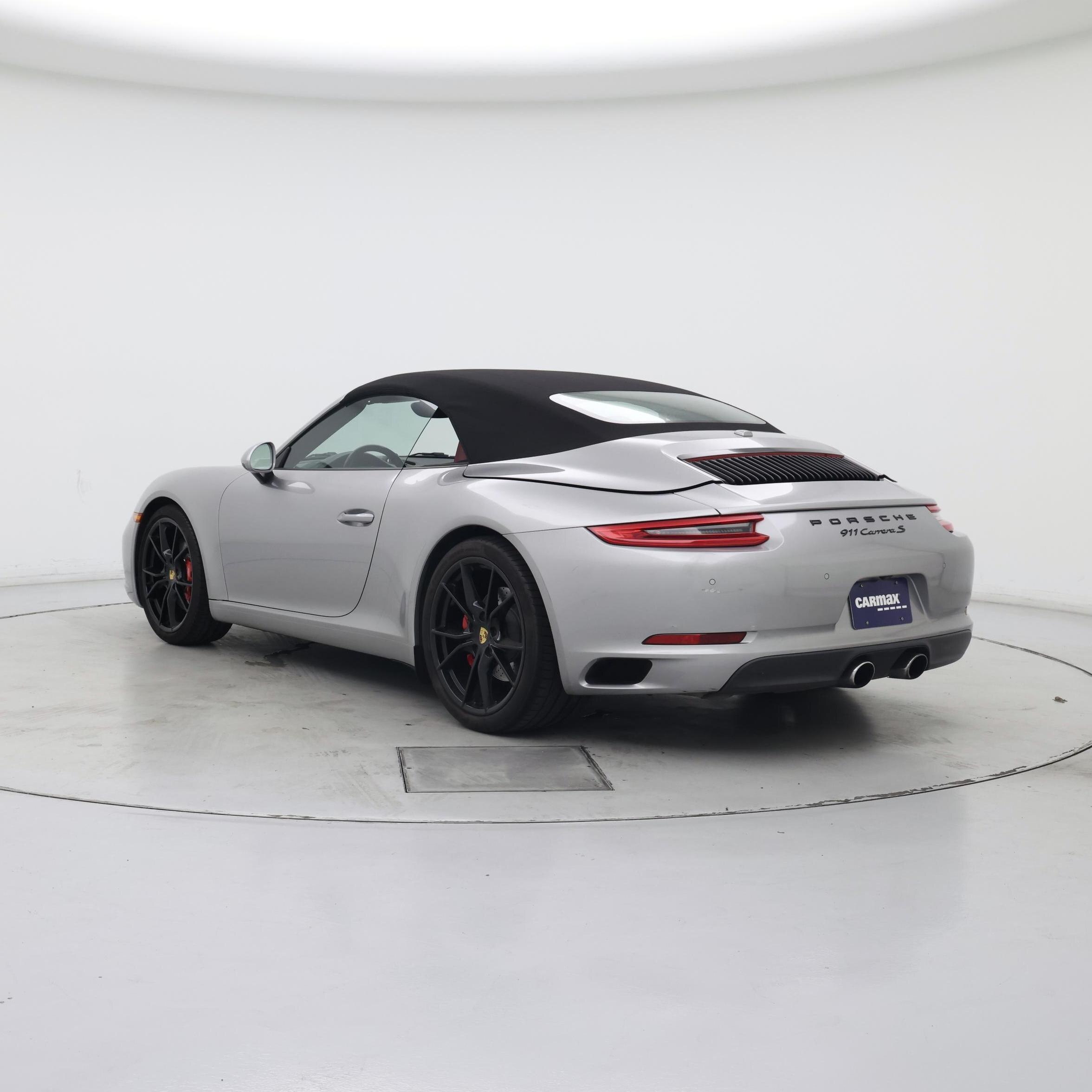 Thumbnail: 2017 Porsche 911 - 2