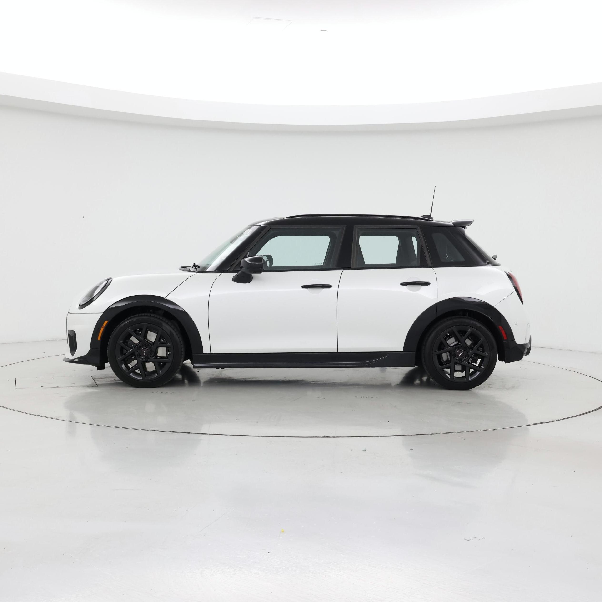 Thumbnail: 2025 MINI Cooper Hardtop - 3
