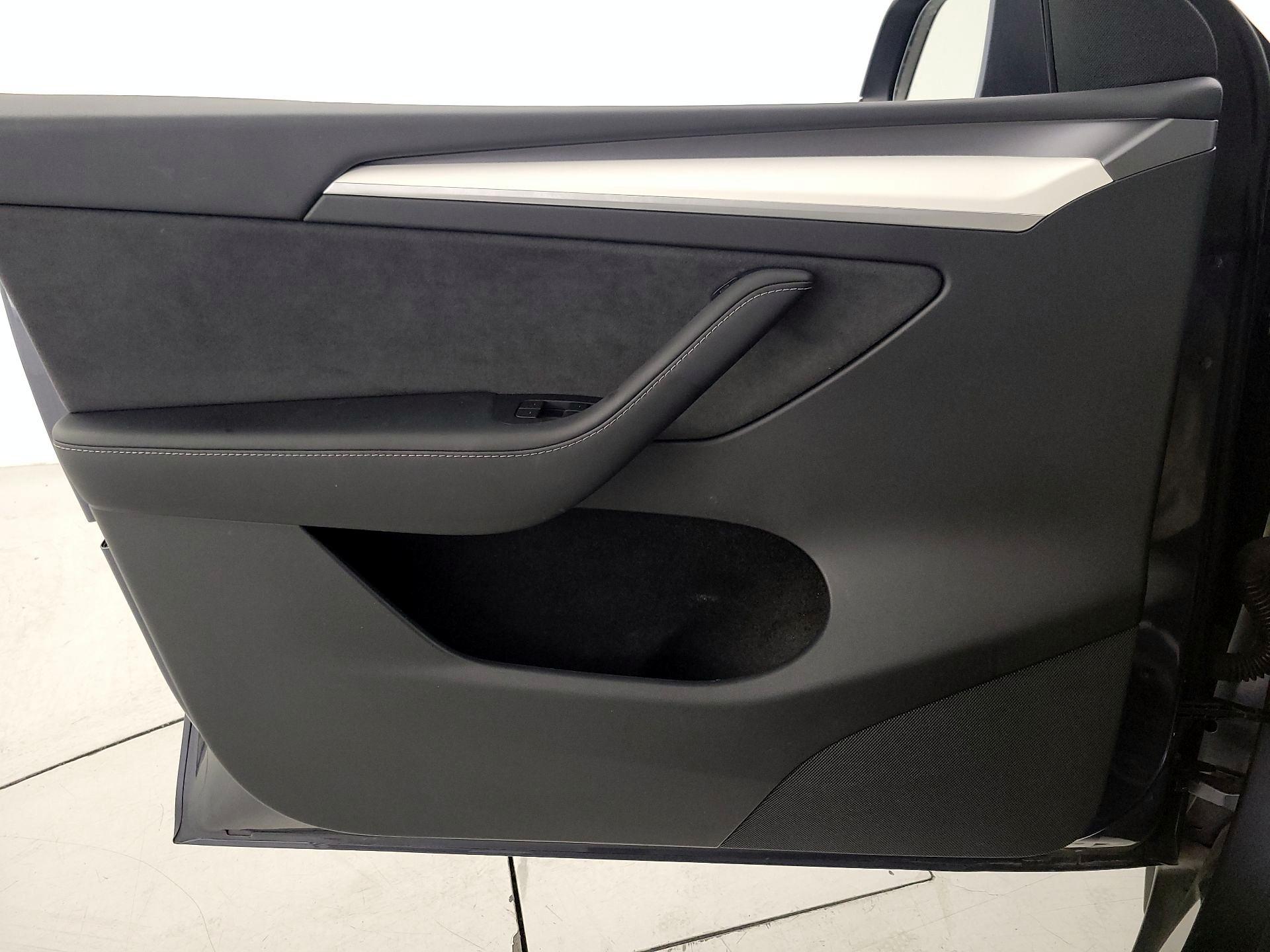 Thumbnail: 2022 Tesla Model Y - 12