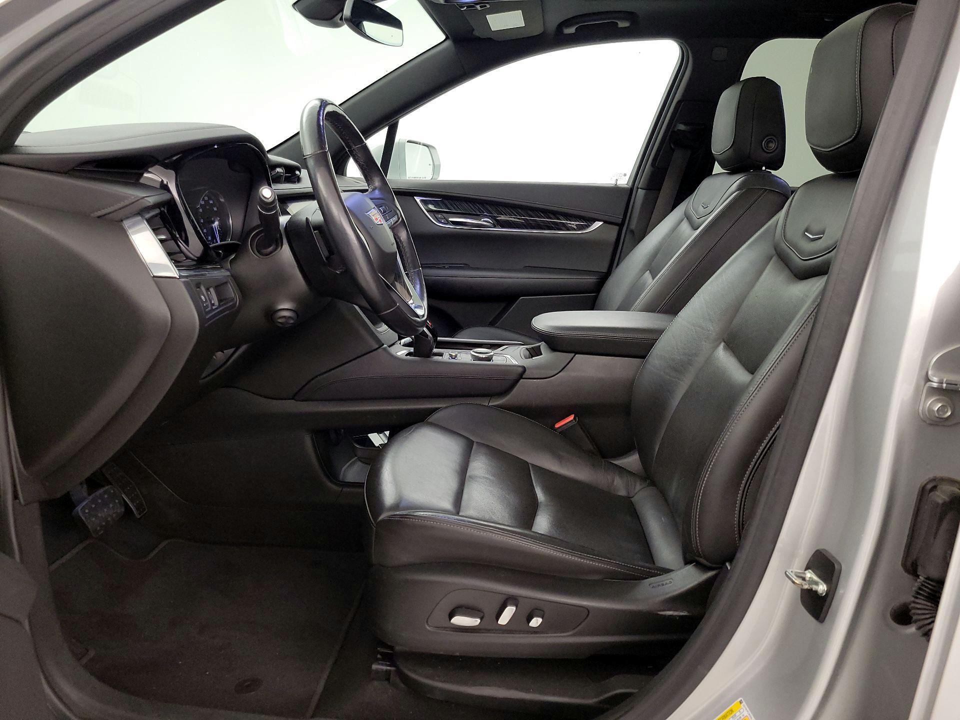 Thumbnail: 2020 Cadillac XT6 - 11
