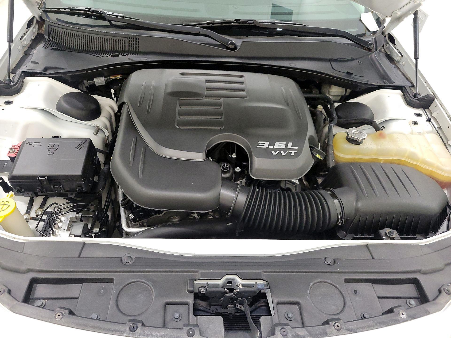 Thumbnail: 2015 Chrysler 300 - 18