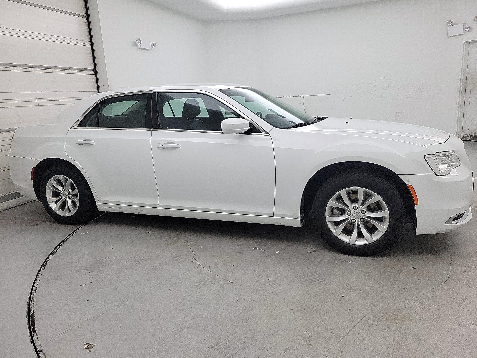Thumbnail: 2015 Chrysler 300 - 4