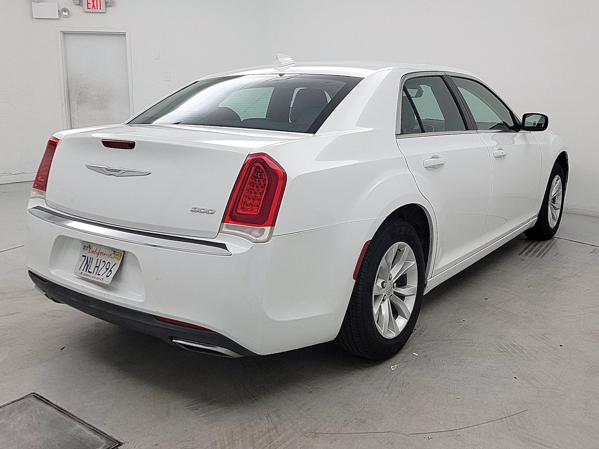 Thumbnail: 2015 Chrysler 300 - 5