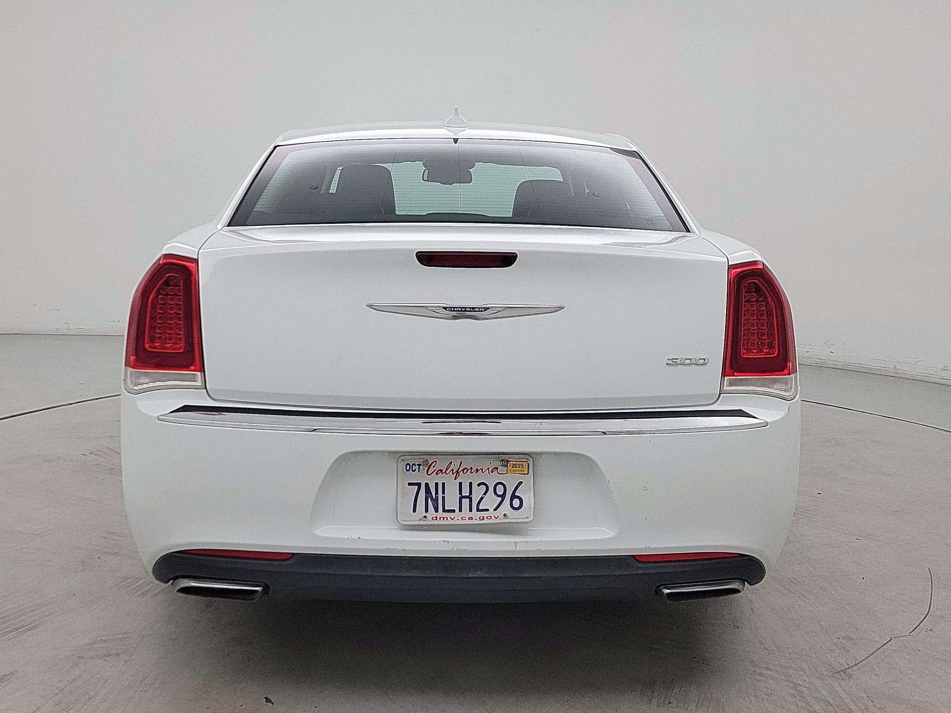 Thumbnail: 2015 Chrysler 300 - 6