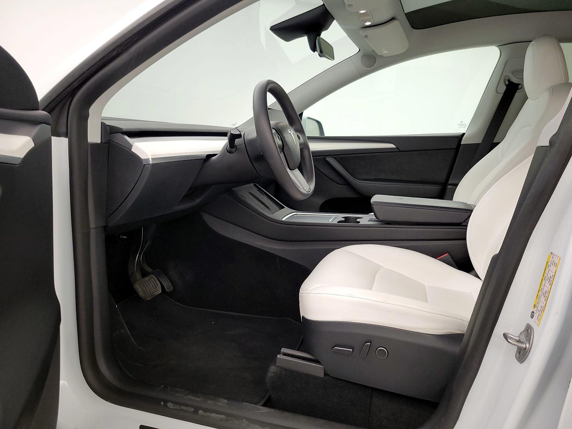 Thumbnail: 2023 Tesla Model Y - 11