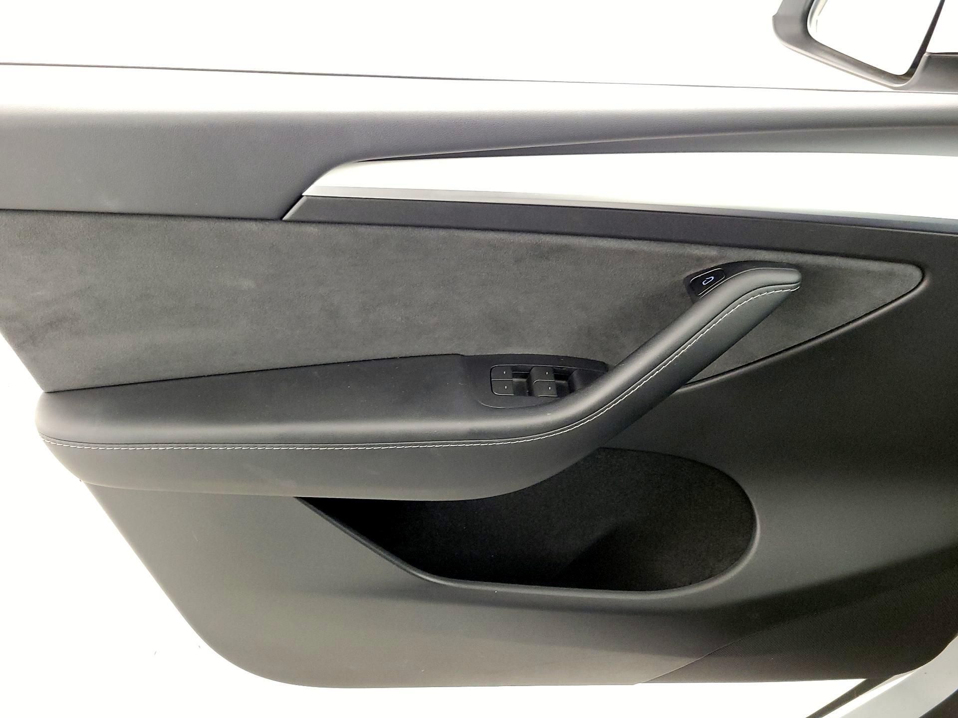 Thumbnail: 2023 Tesla Model Y - 12