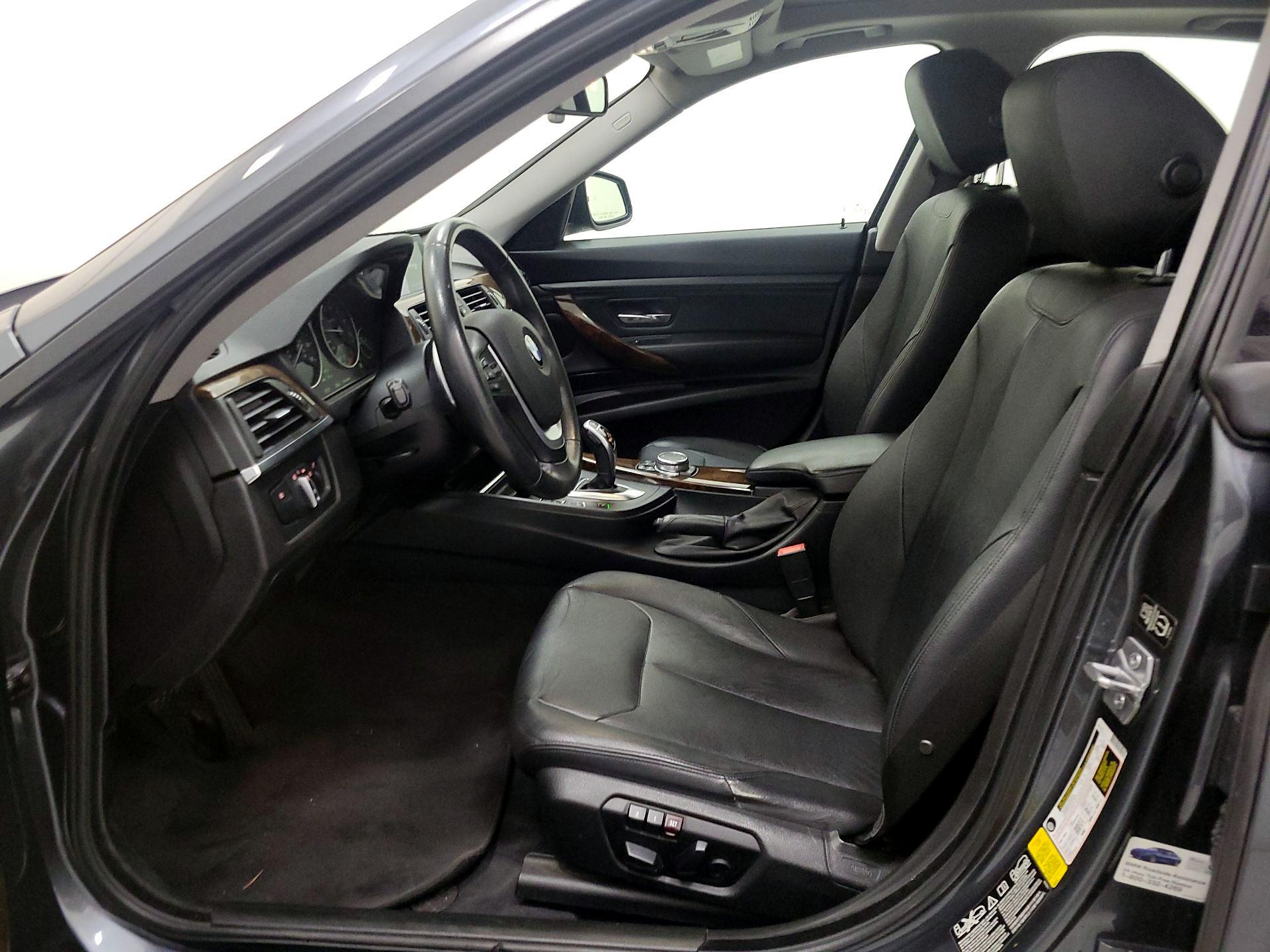 Thumbnail: 2015 BMW 3 Series - 9