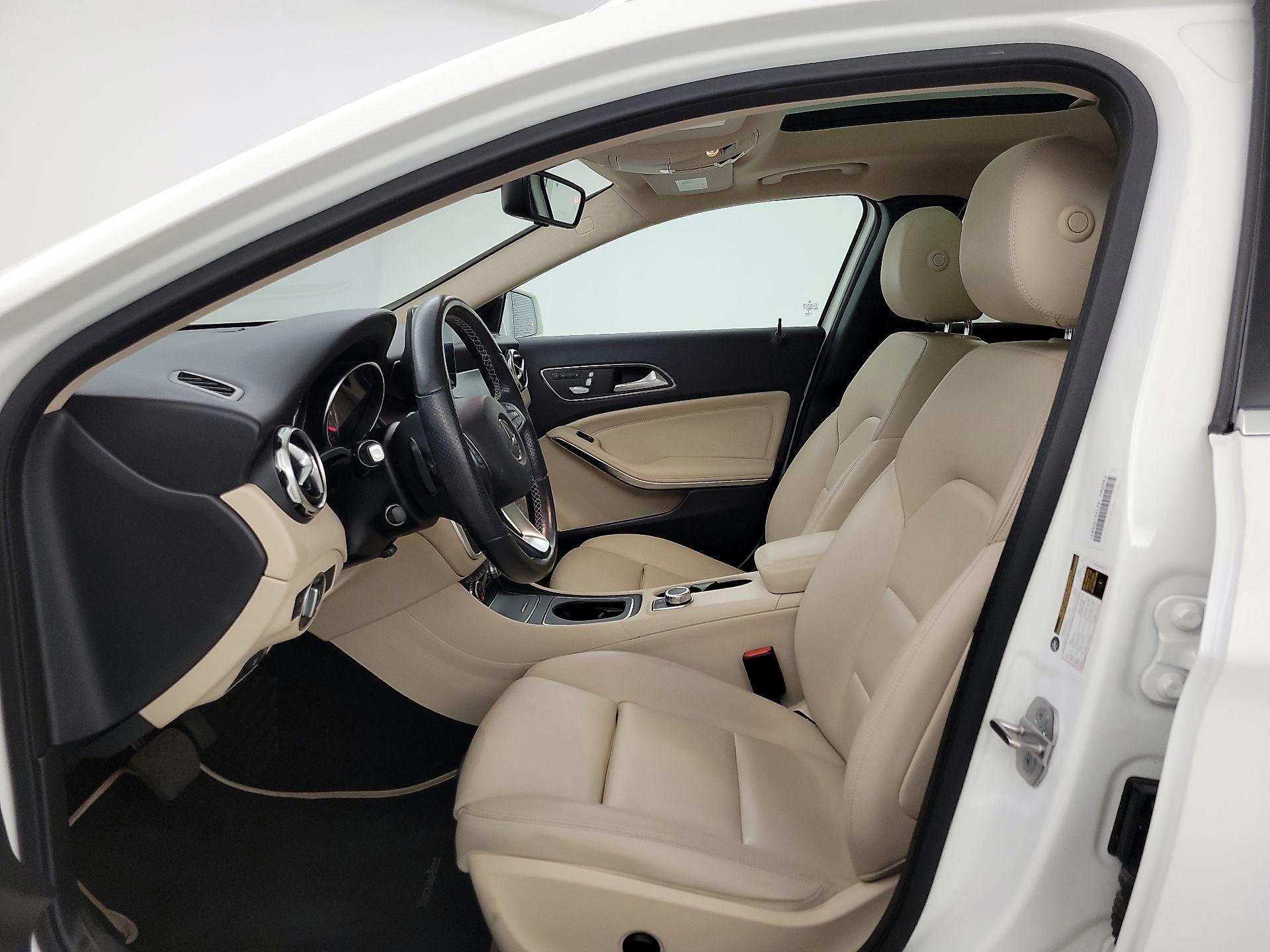 Thumbnail: 2019 Mercedes-Benz GLA - 11
